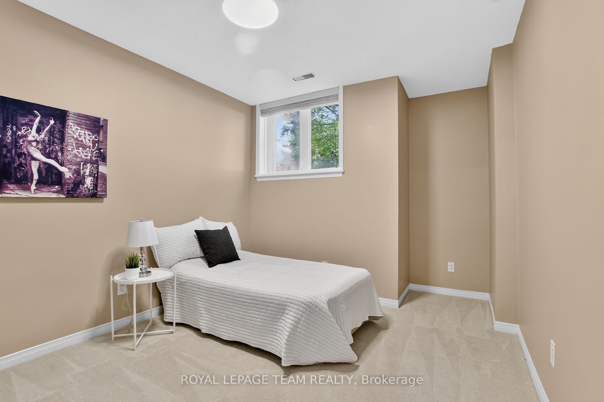 255 Deercroft Avenue Property Photo 23
