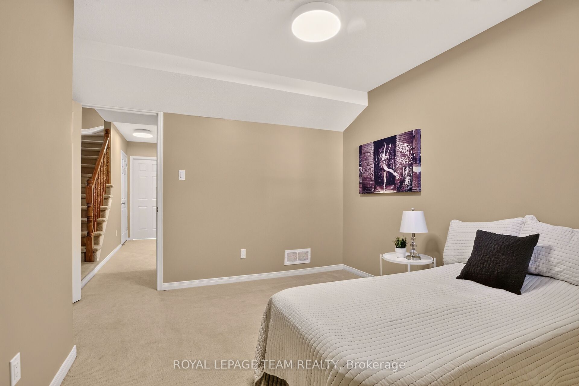 255 Deercroft Avenue Property Photo 24