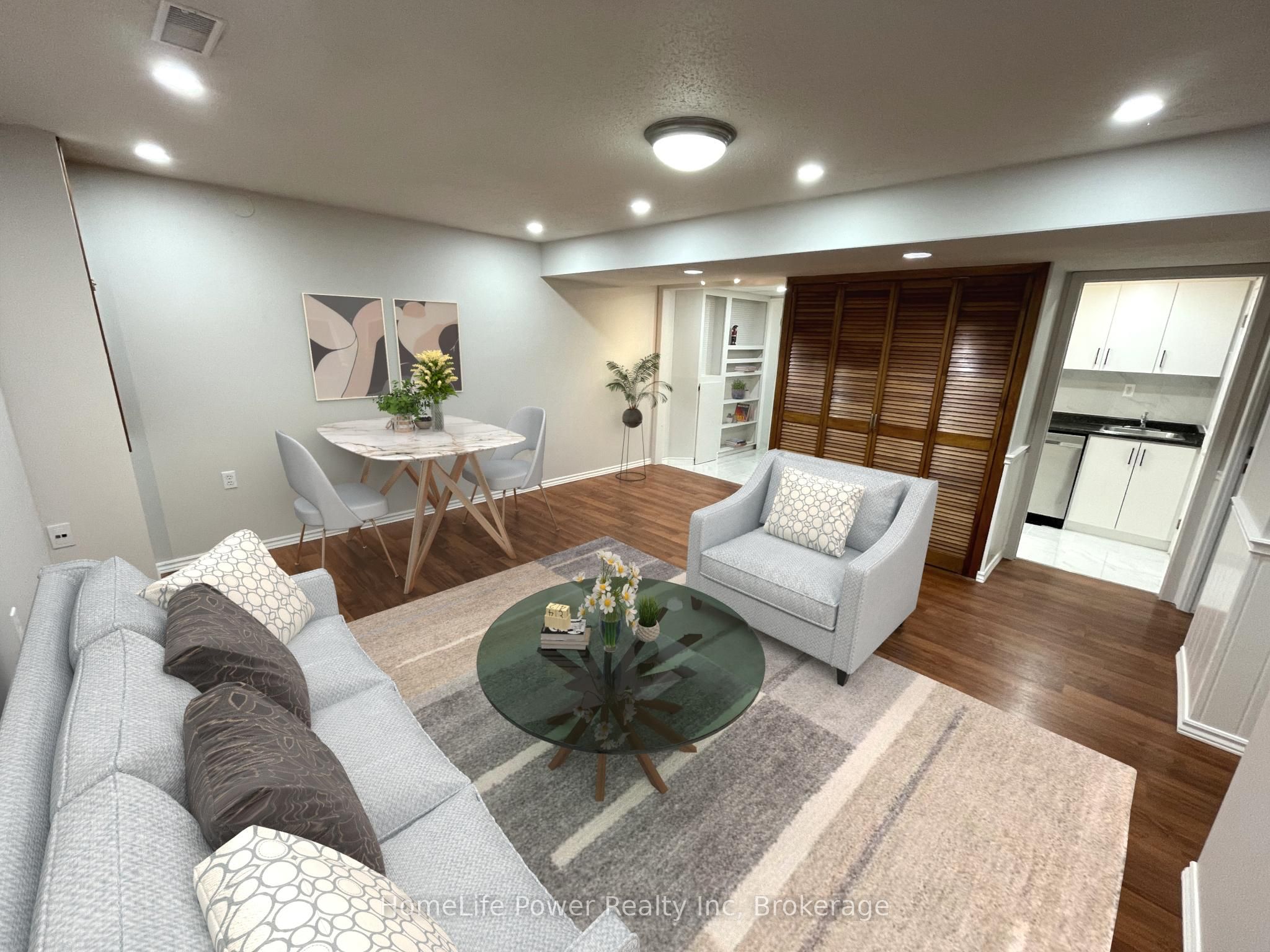573 Glen Manor Boulevard B Property Photo 3