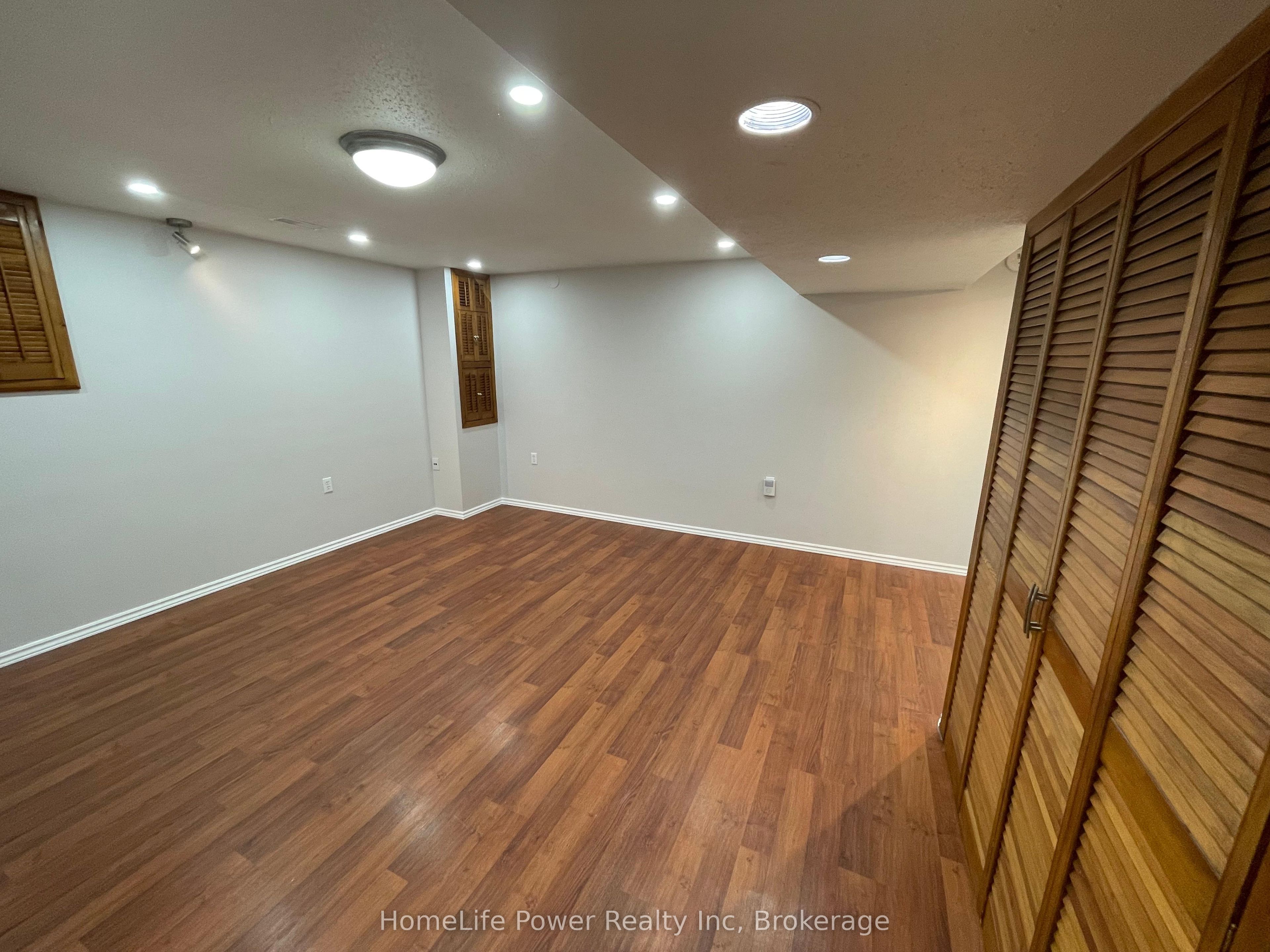573 Glen Manor Boulevard B Property Photo 6