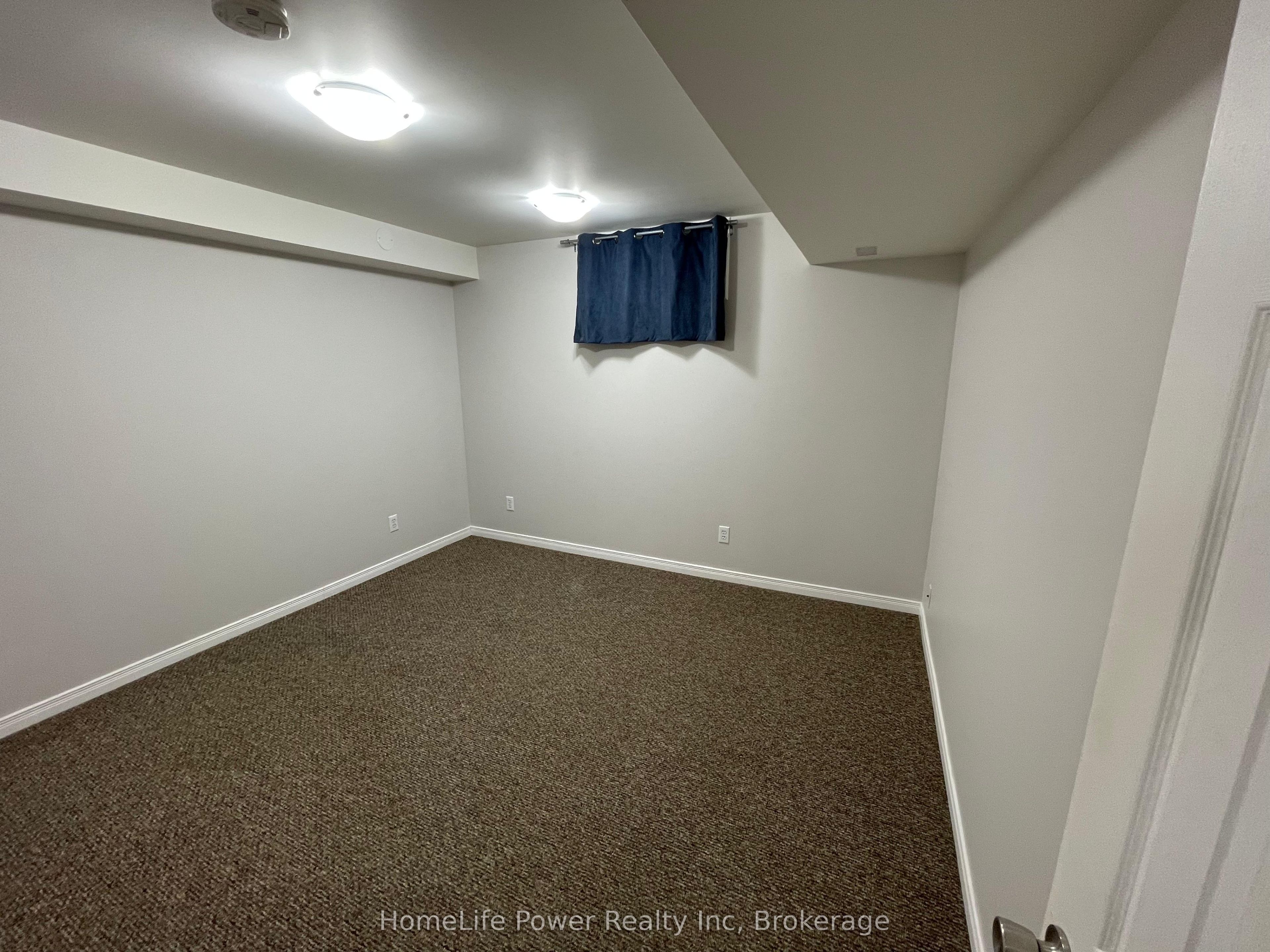 573 Glen Manor Boulevard B Property Photo 9