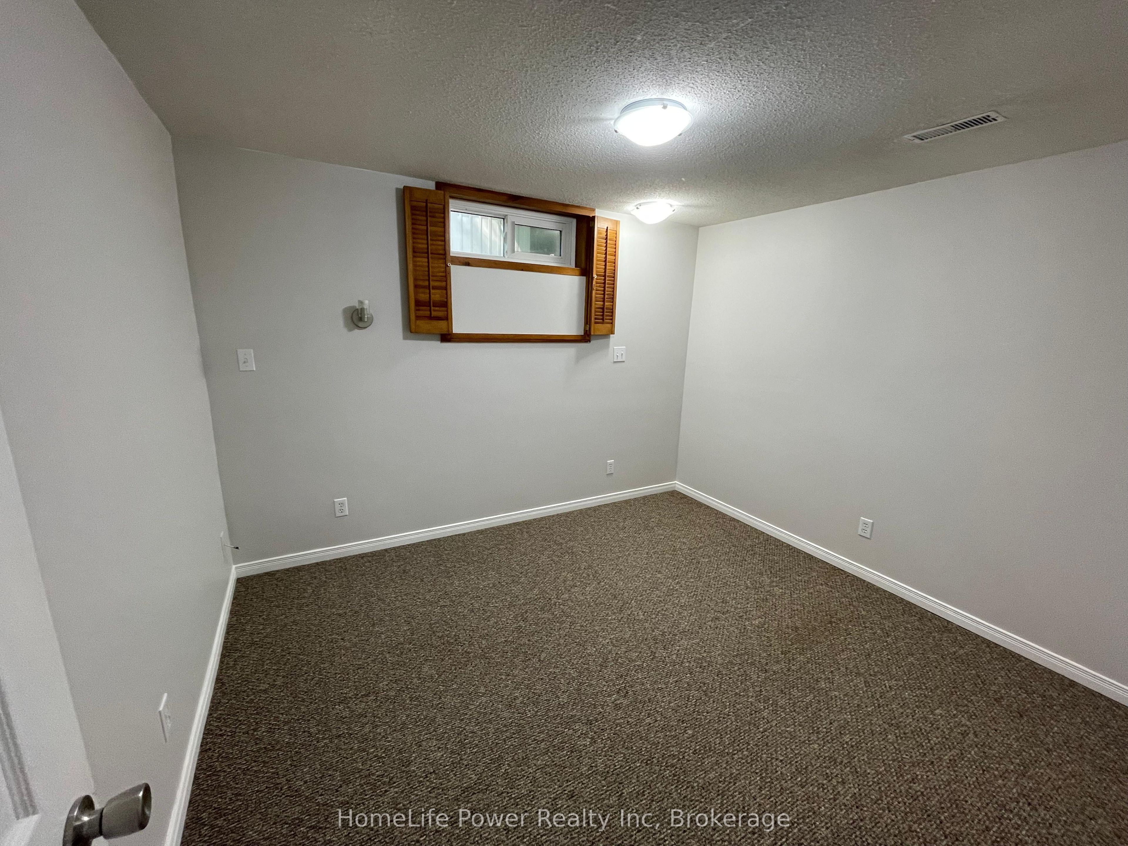 573 Glen Manor Boulevard B Property Photo 11