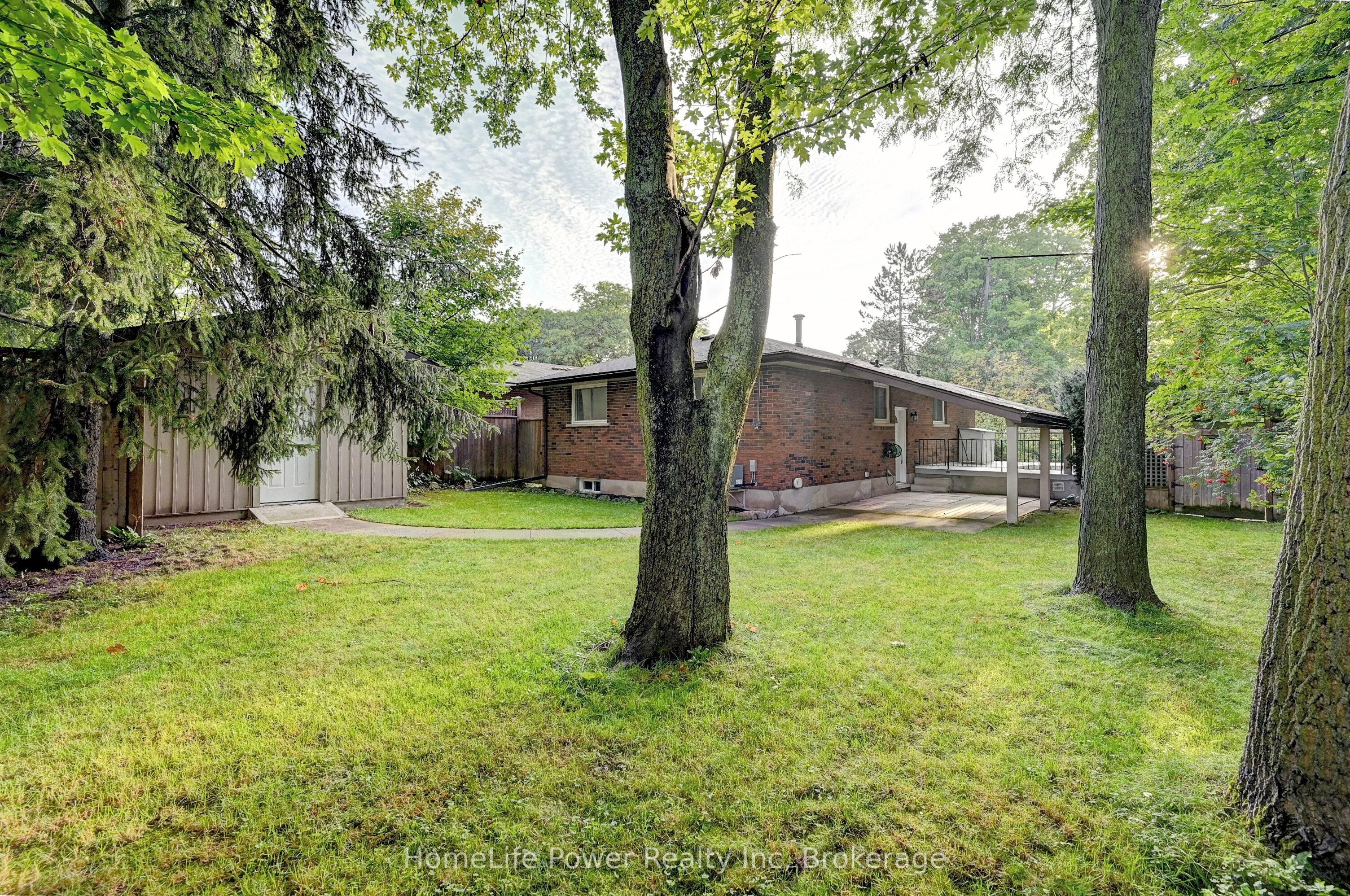 573 Glen Manor Boulevard B Property Photo 12