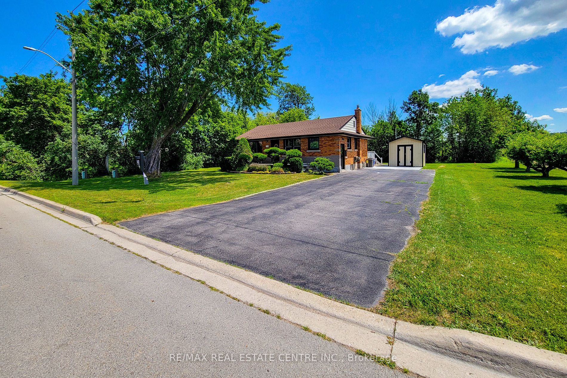 220 Winona Road Property Photo 2