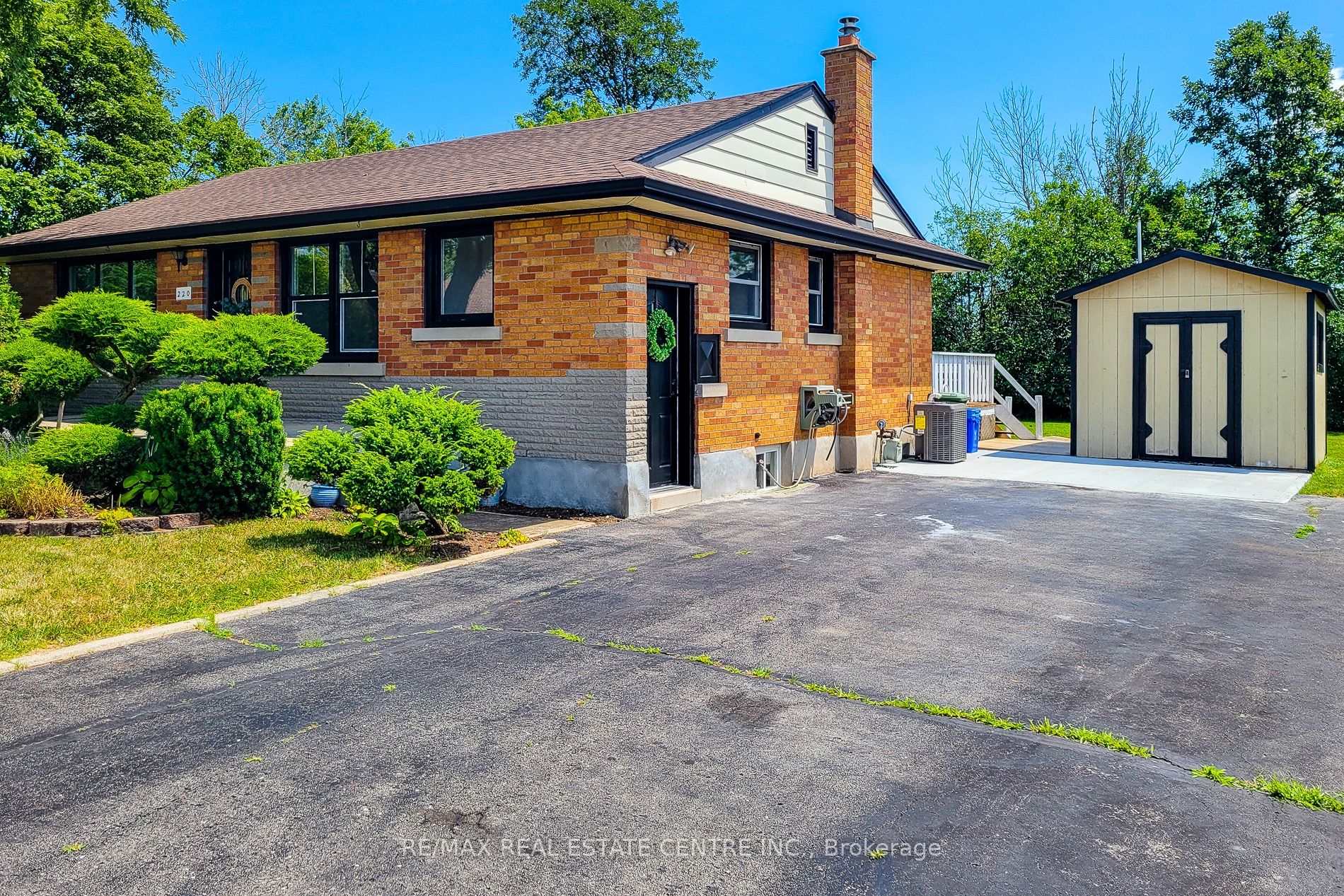 220 Winona Road Property Photo 6