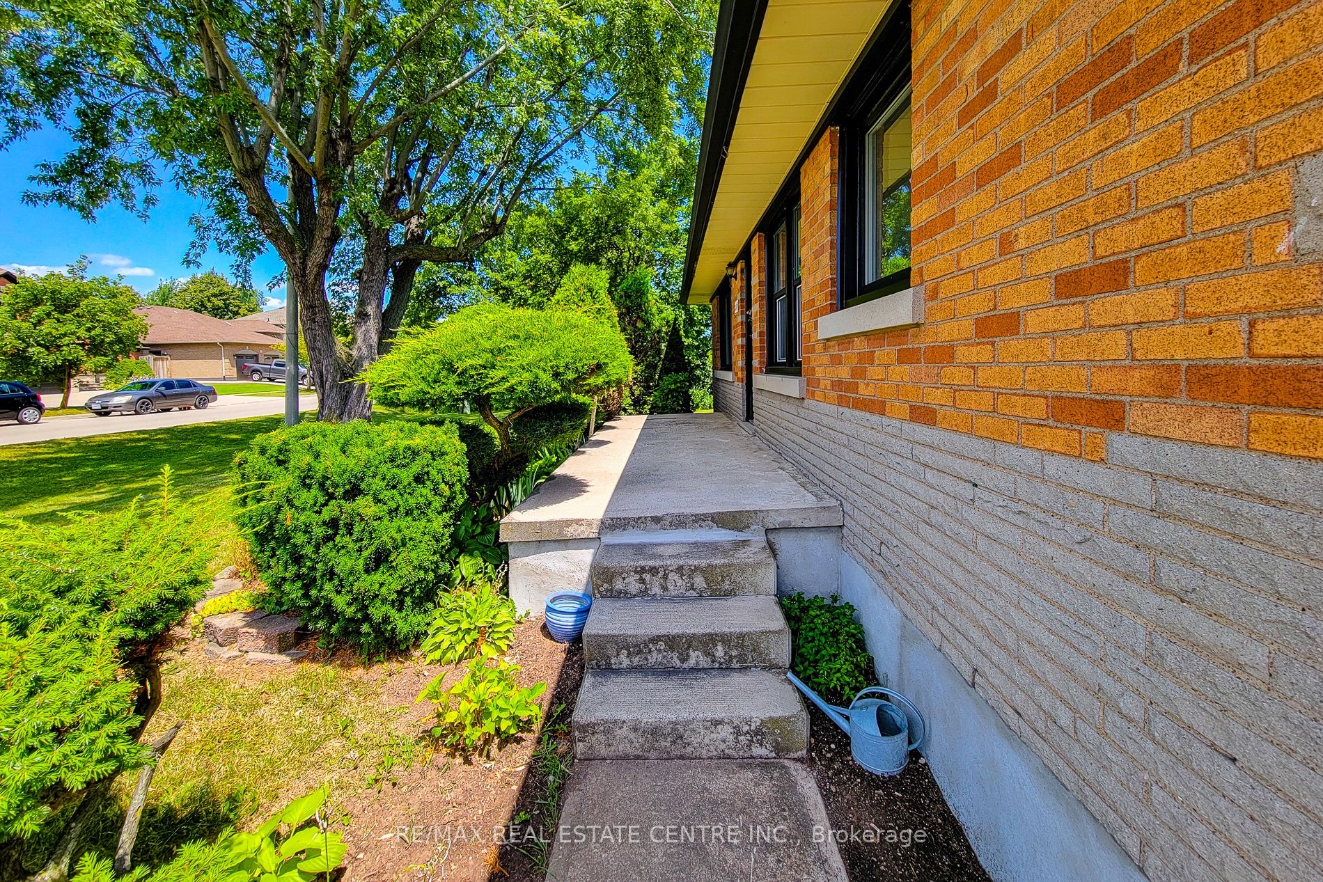 220 Winona Road Property Photo 7