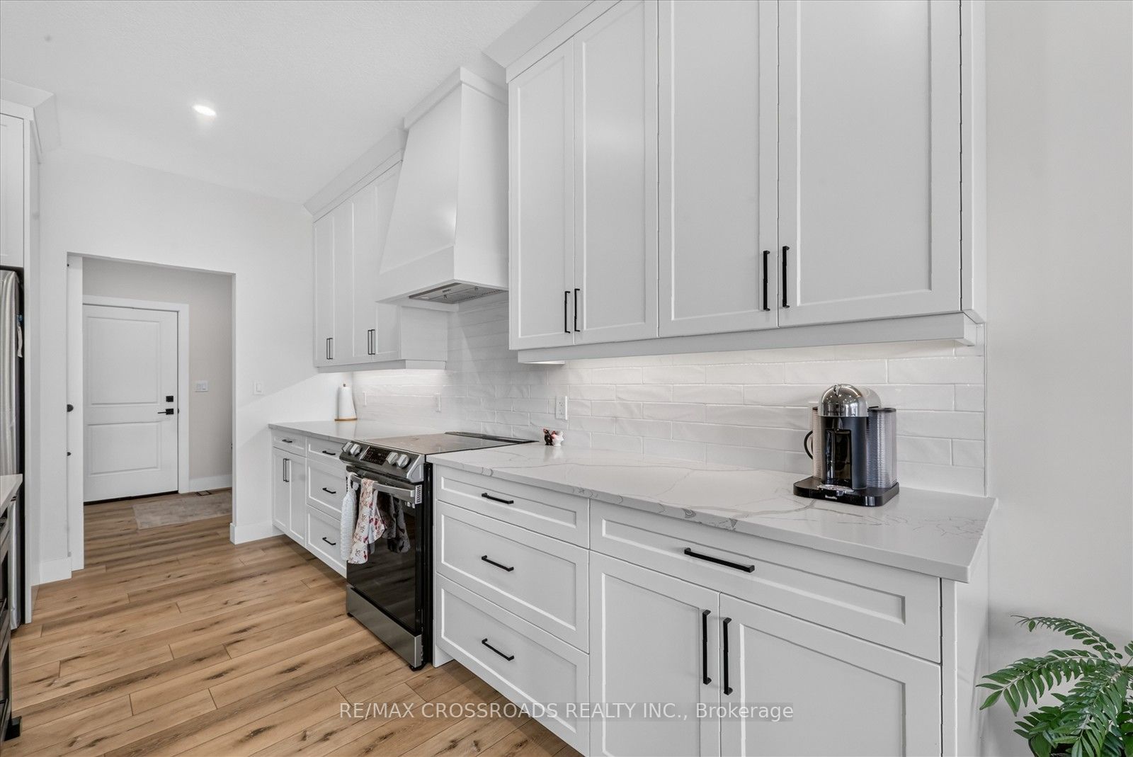 11 Mctavish Crescent N Property Photo 14