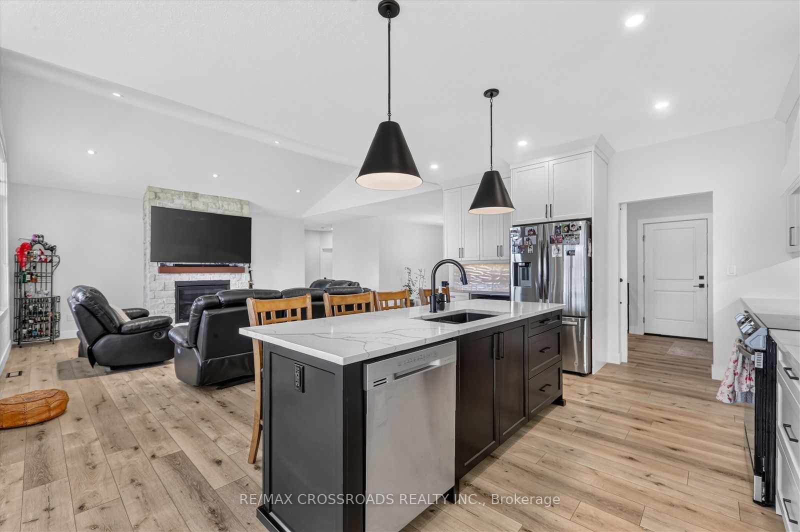 11 Mctavish Crescent N Property Photo 15
