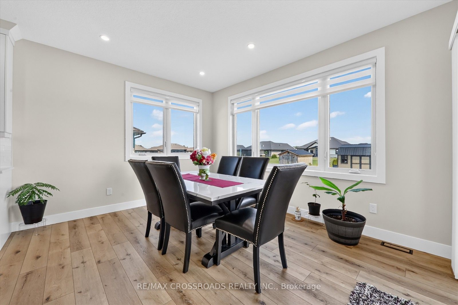 11 Mctavish Crescent N Property Photo 16
