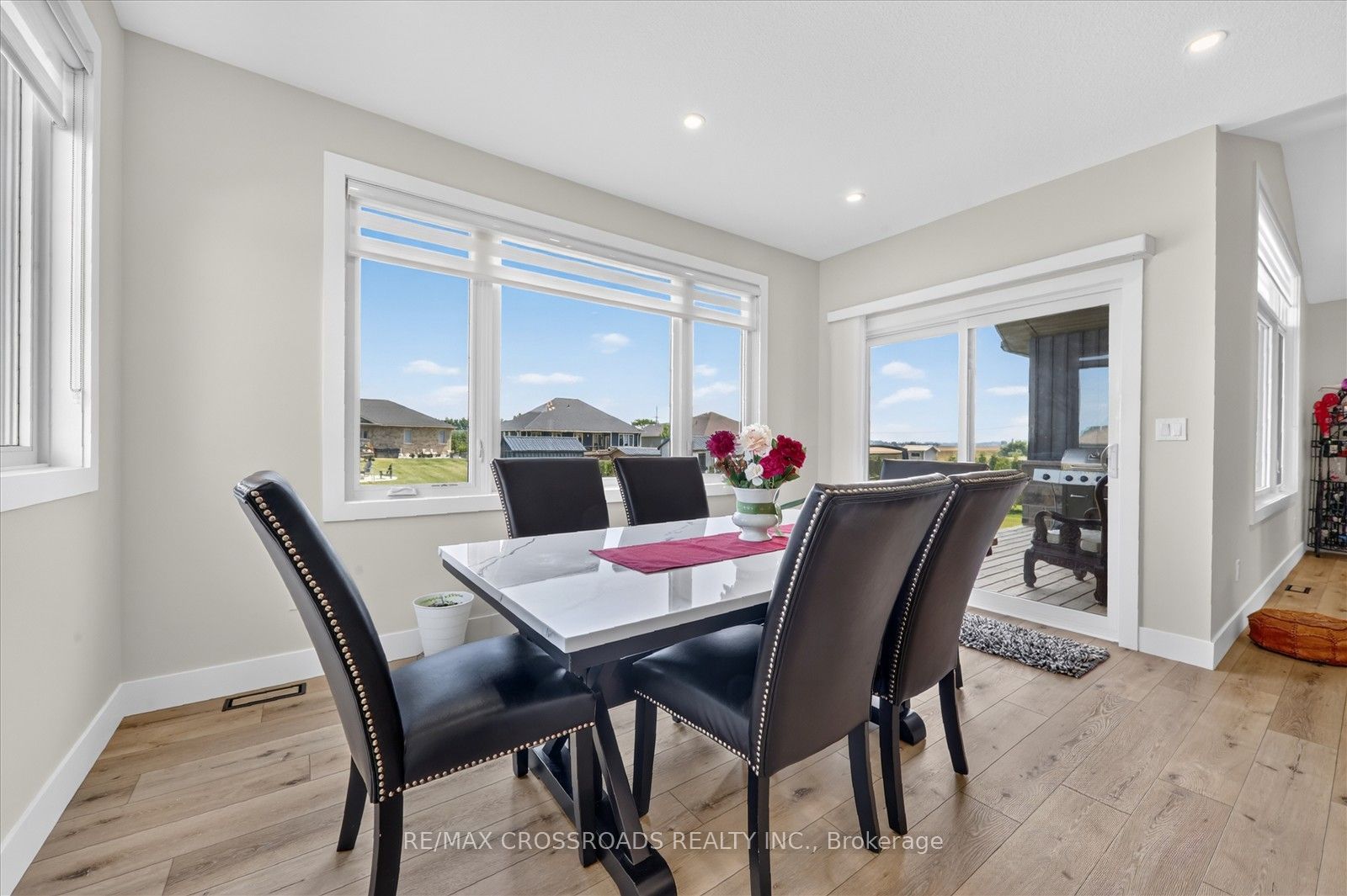 11 Mctavish Crescent N Property Photo 17