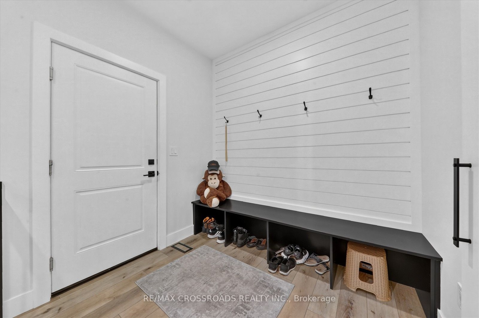 11 Mctavish Crescent N Property Photo 19