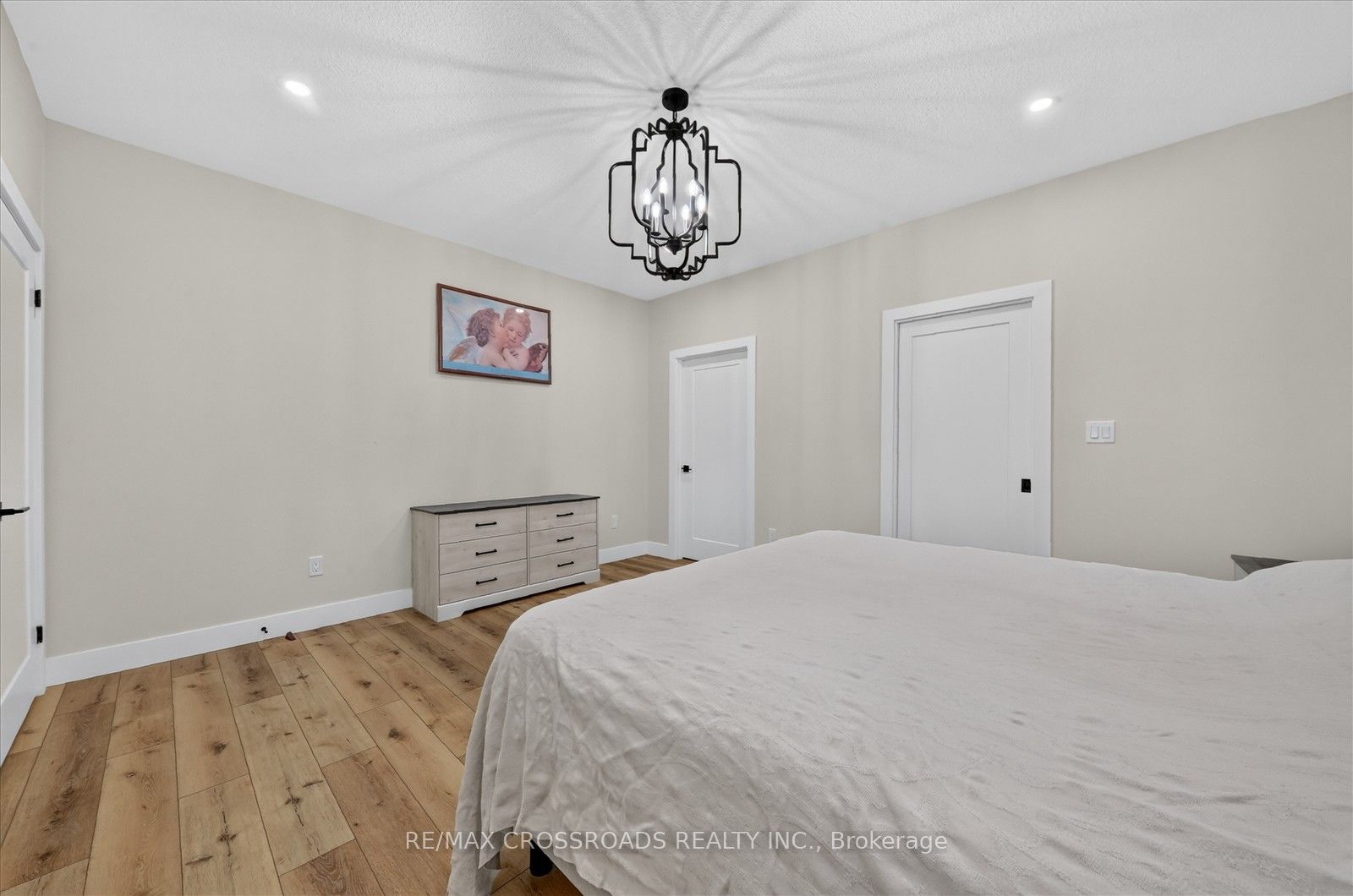 11 Mctavish Crescent N Property Photo 23