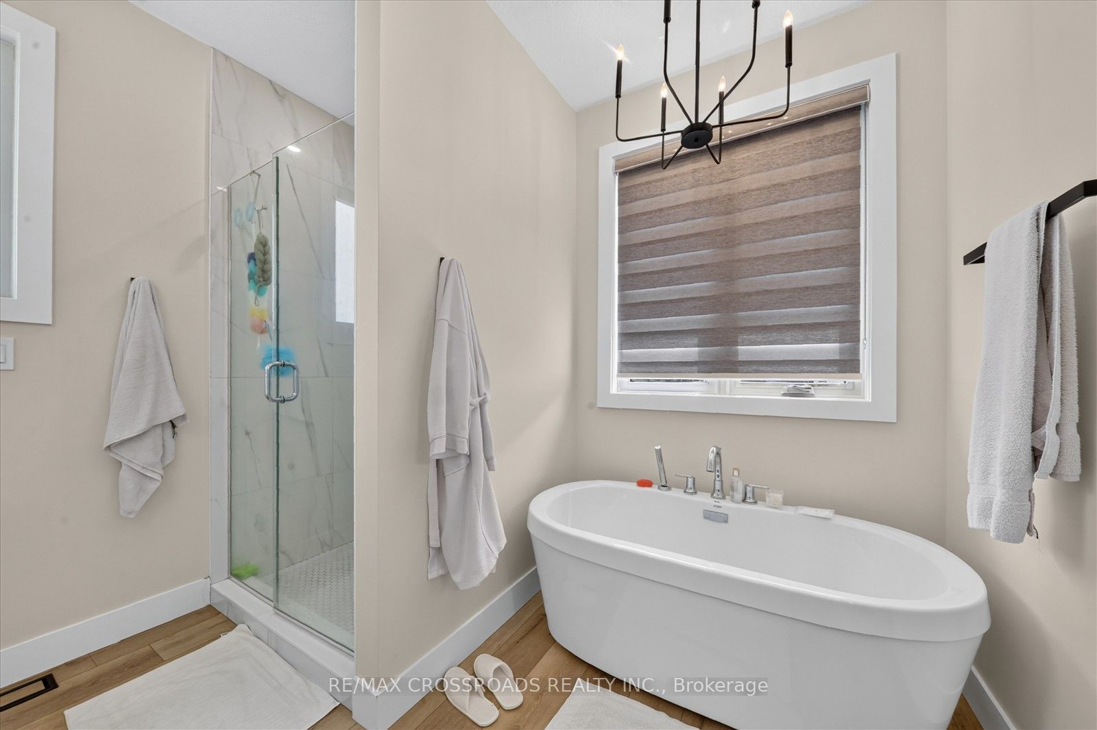 11 Mctavish Crescent N Property Photo 25