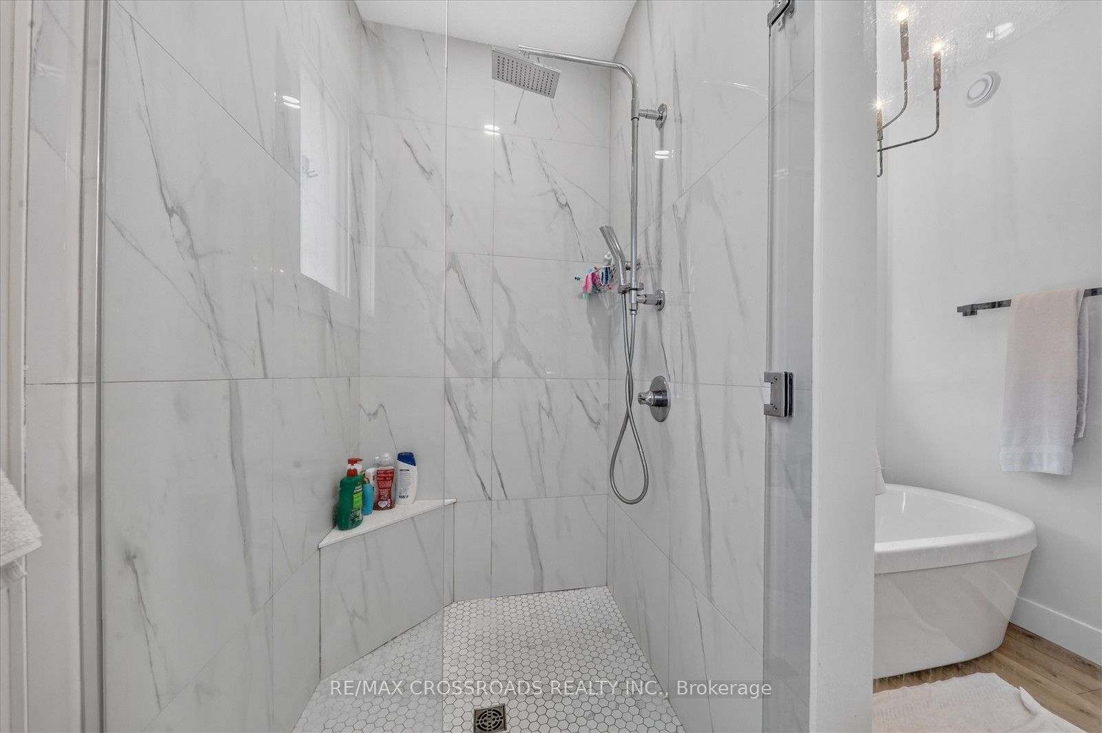 11 Mctavish Crescent N Property Photo 26