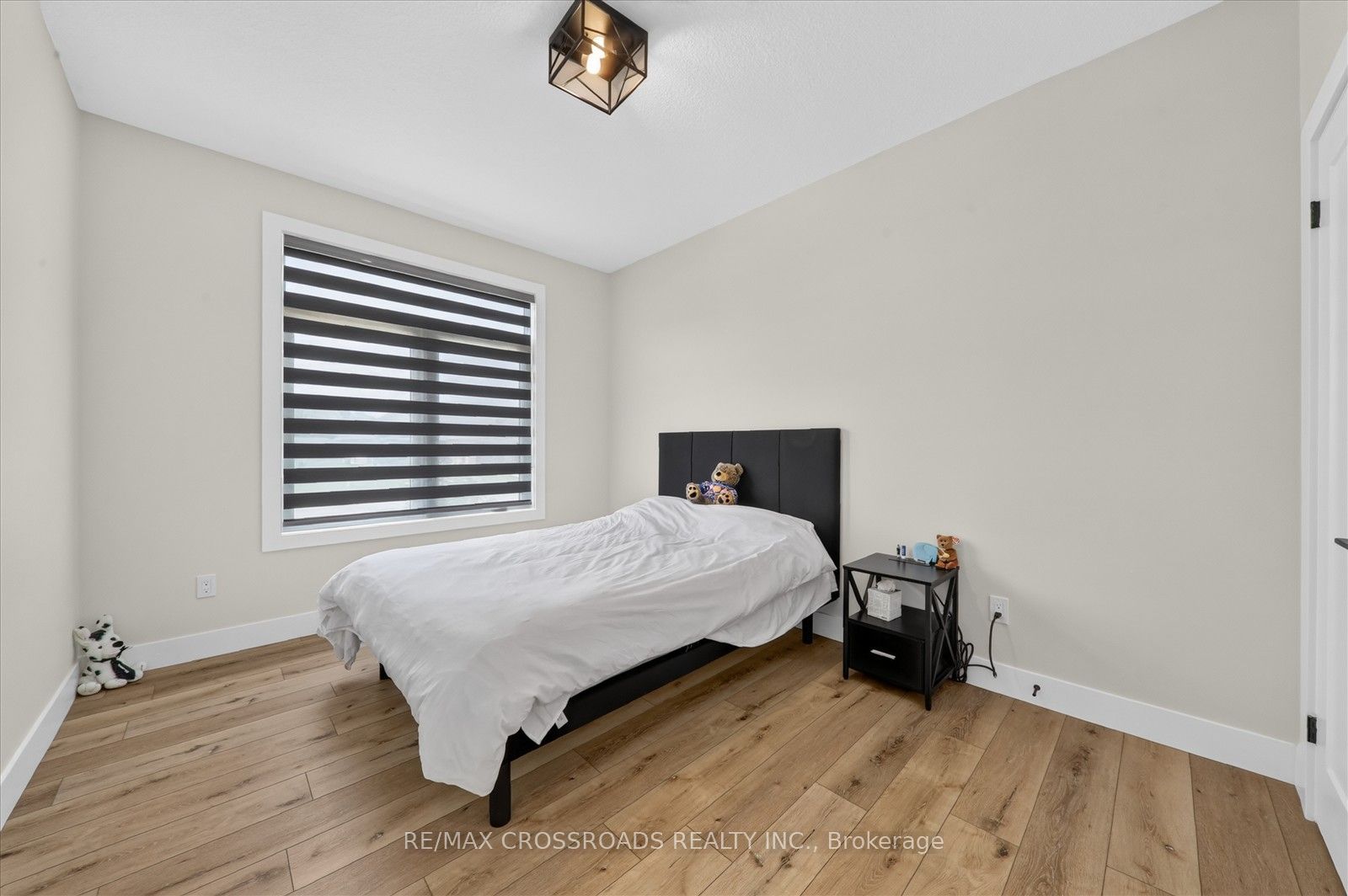 11 Mctavish Crescent N Property Photo 27