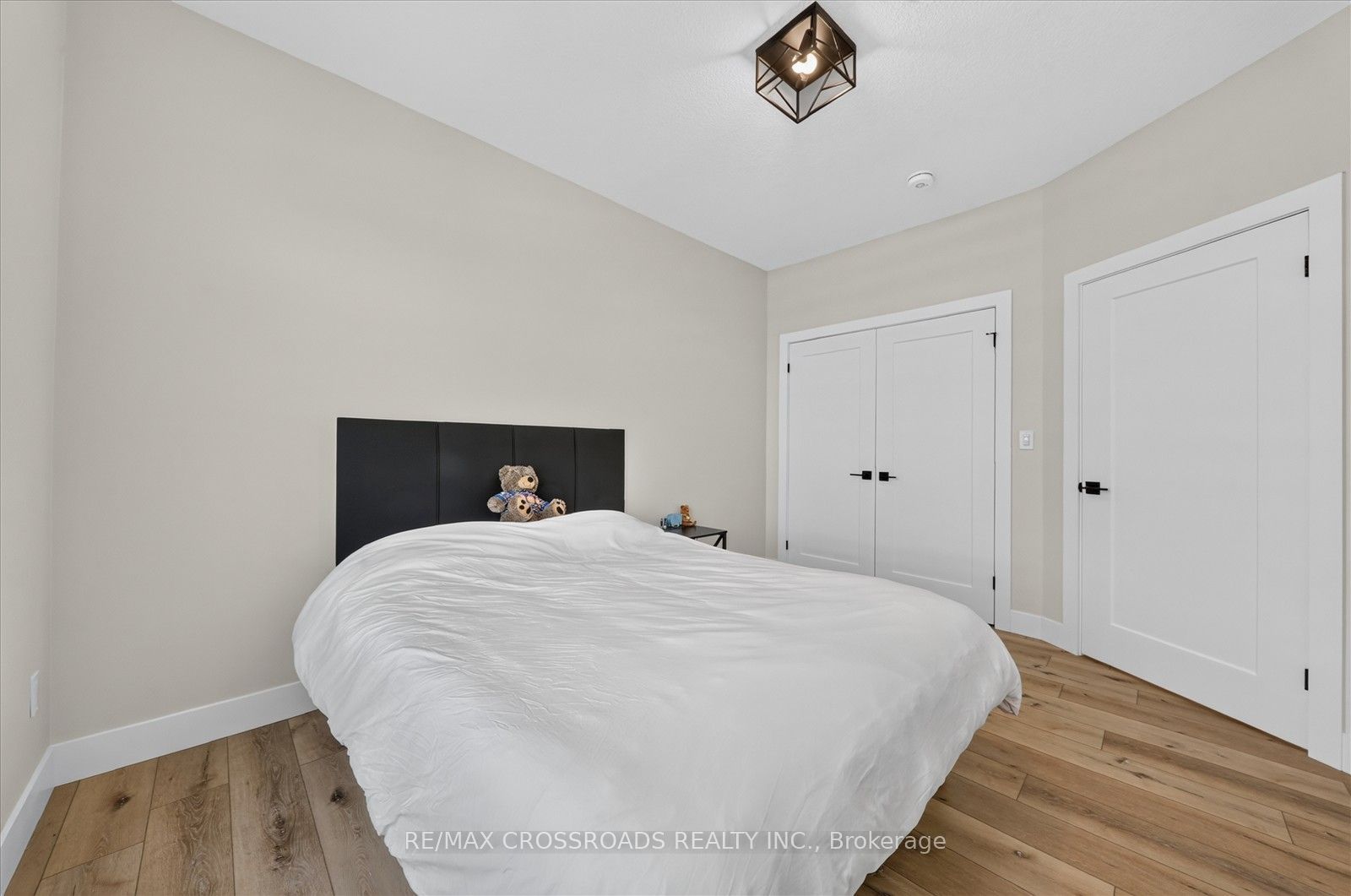 11 Mctavish Crescent N Property Photo 28