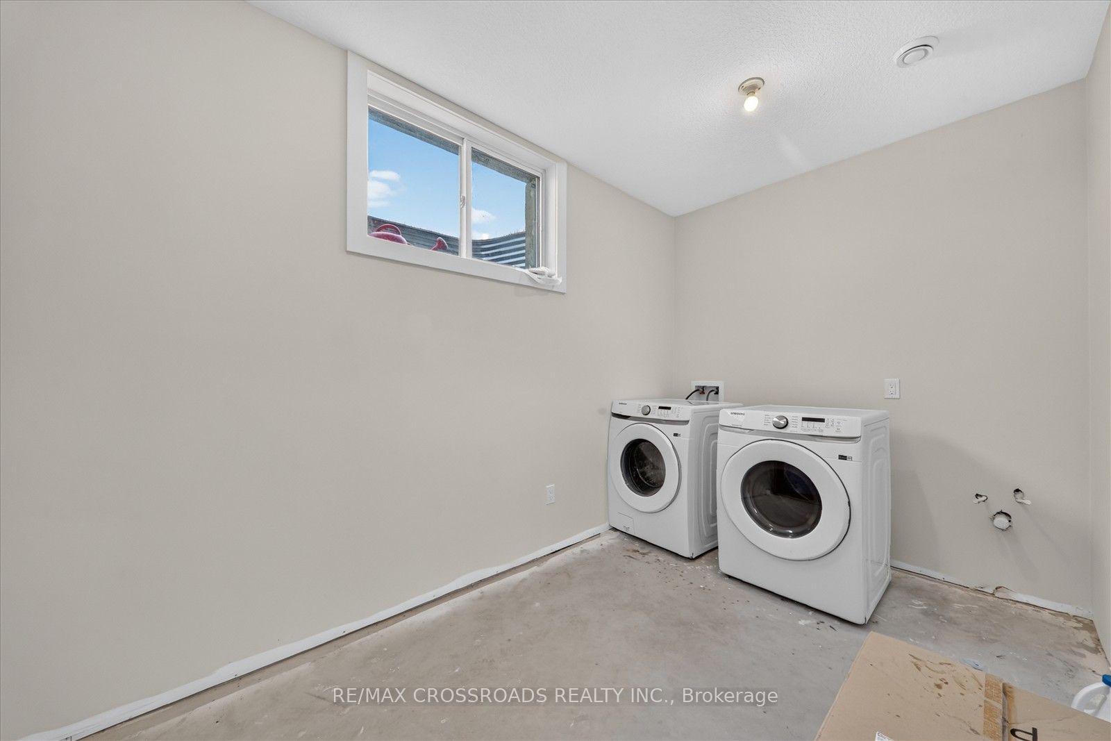 11 Mctavish Crescent N Property Photo 33