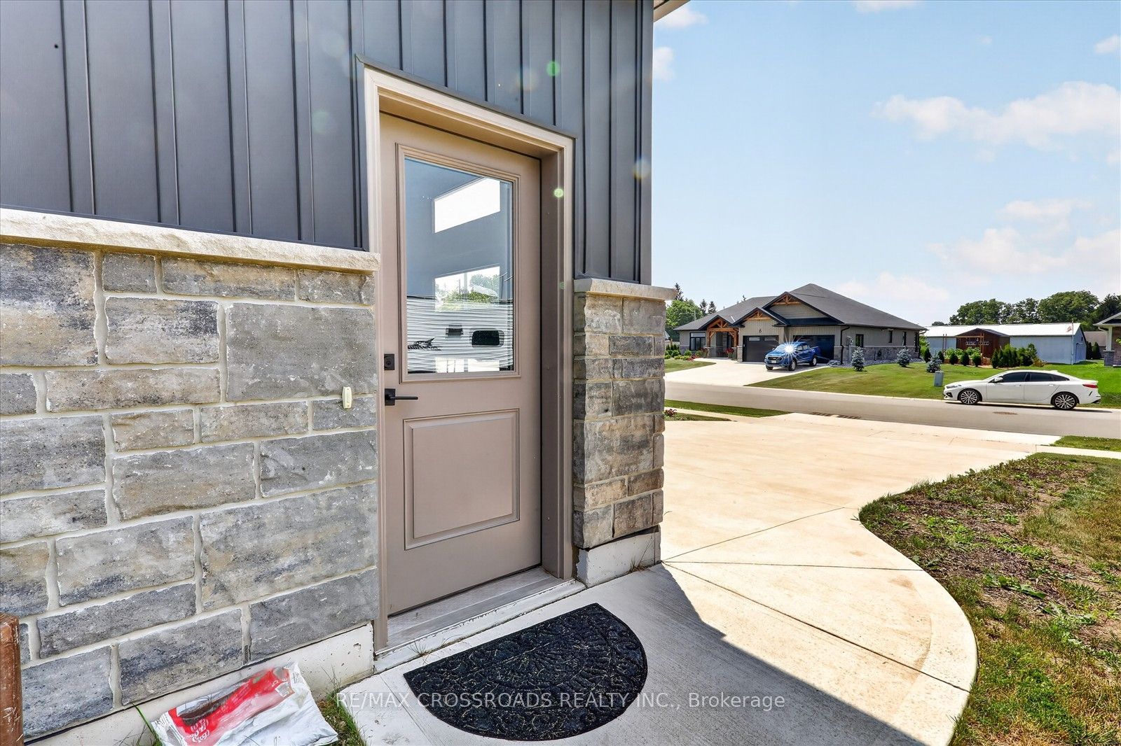 11 Mctavish Crescent N Property Photo 37