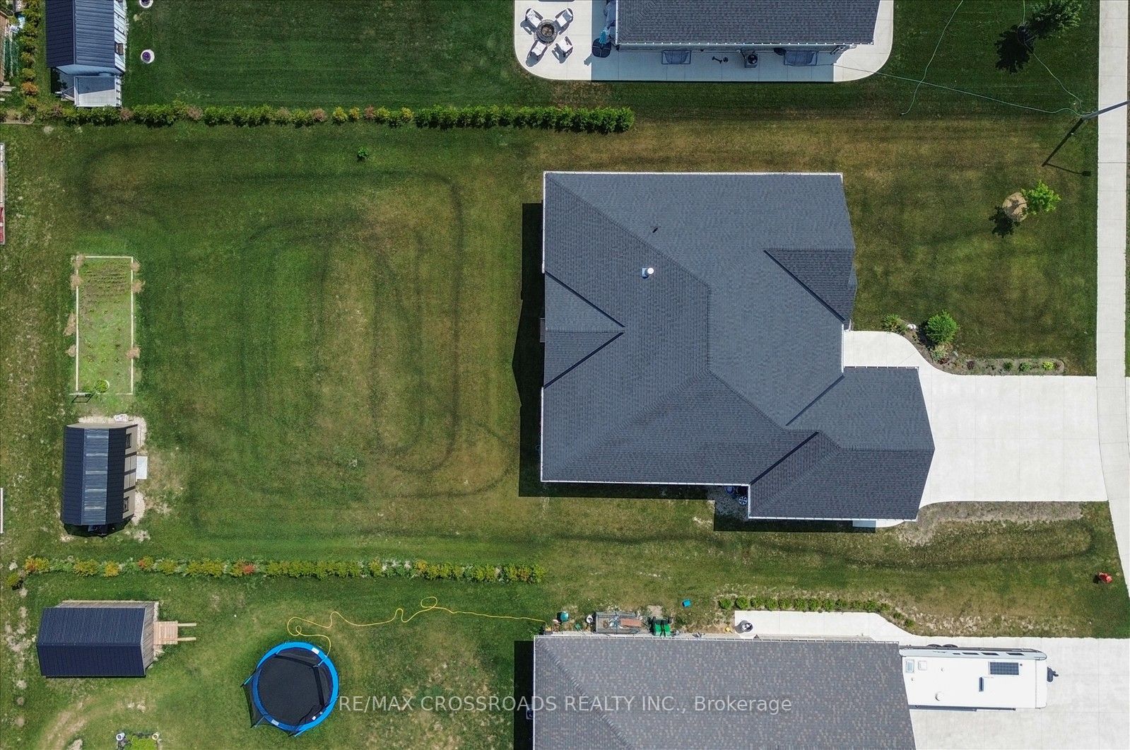 11 Mctavish Crescent N Property Photo 42