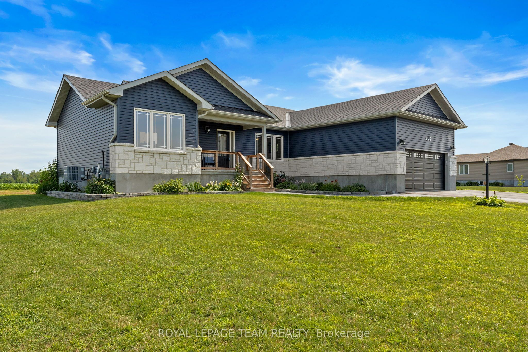 3572 Crosswind Crescent Property Photo 3