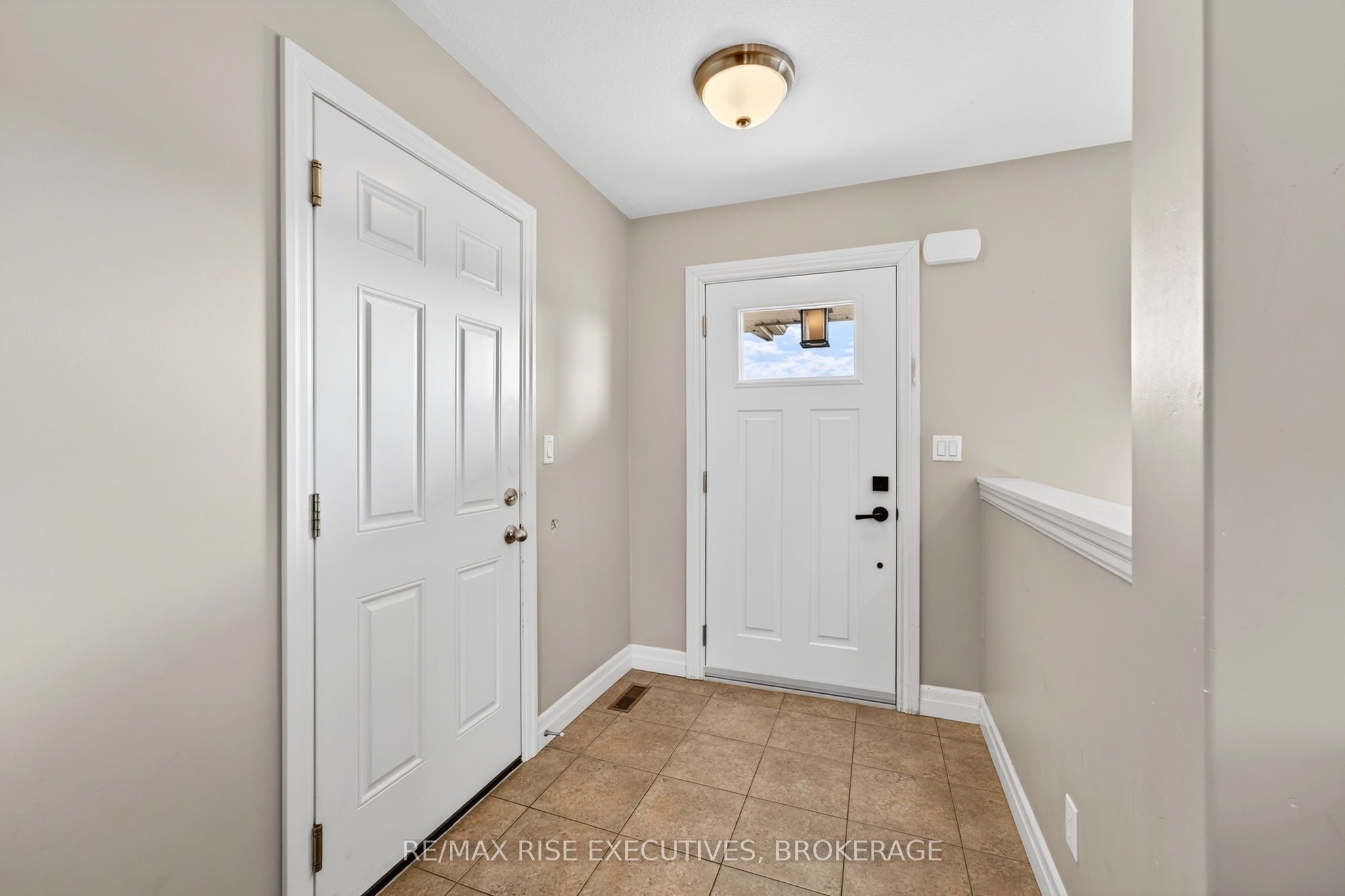 44 Tessa Boulevard Property Photo 3