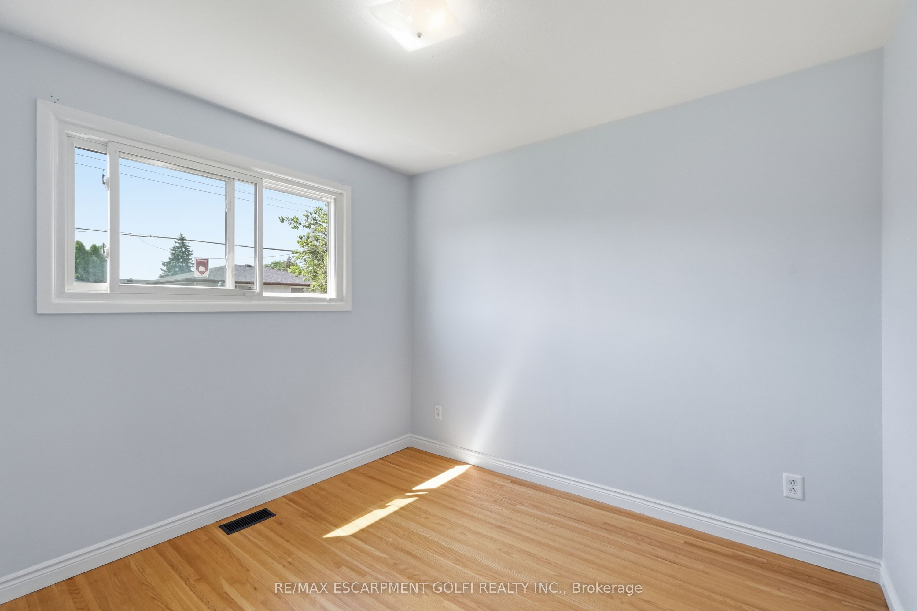 104 Nash Road S Property Photo 13