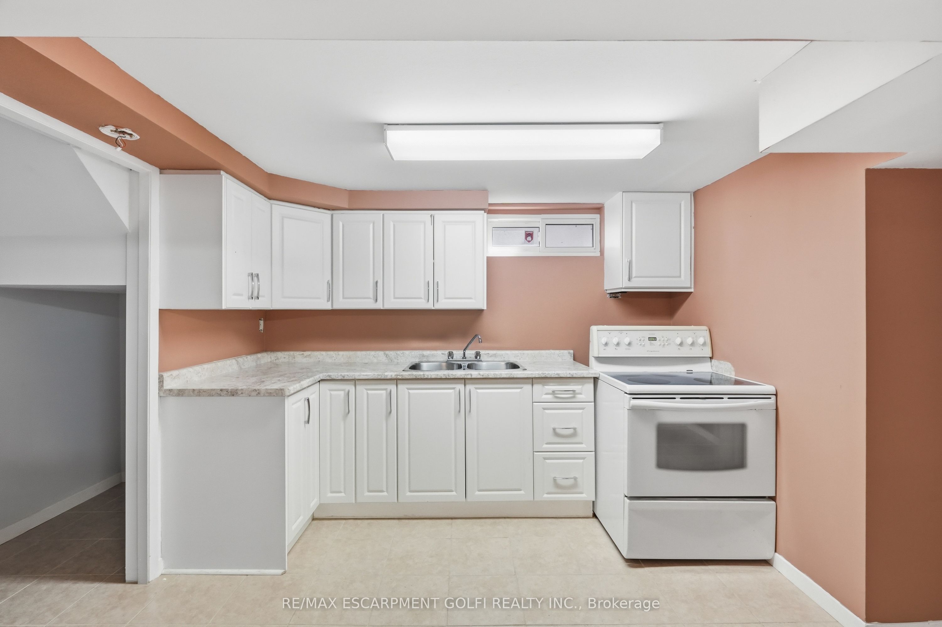 104 Nash Road S Property Photo 15