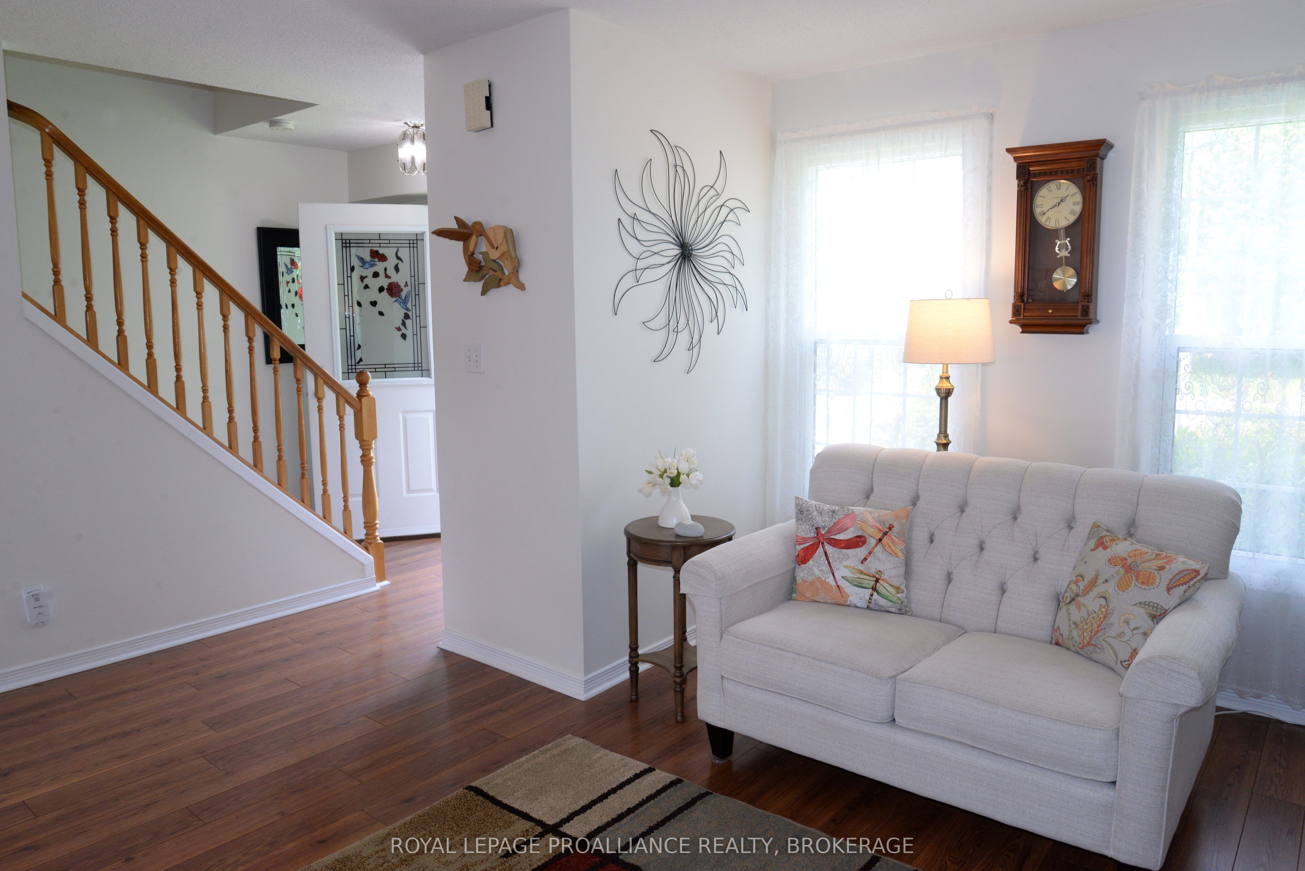 964 Uxbridge Crescent Property Photo 6