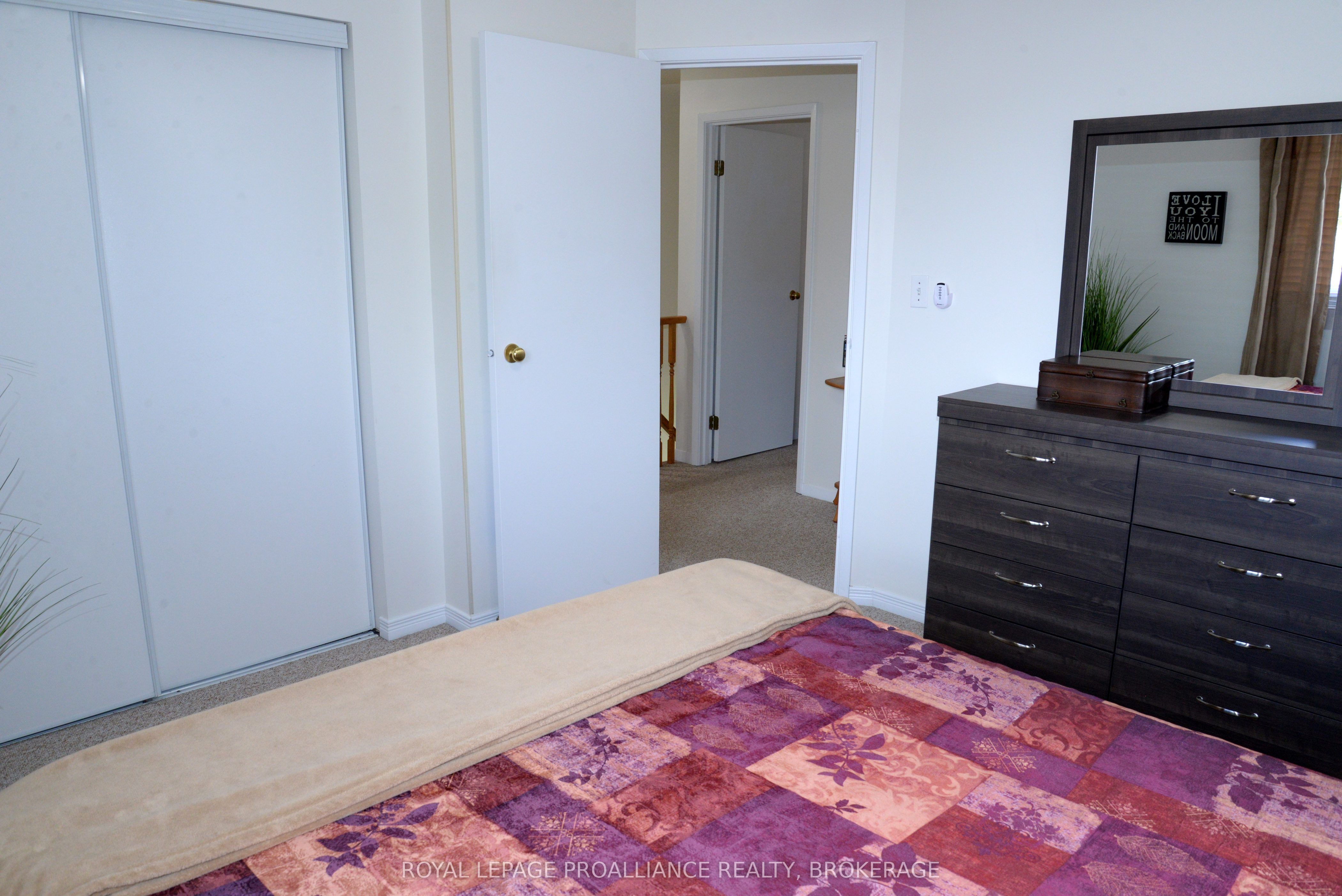 964 Uxbridge Crescent Property Photo 18