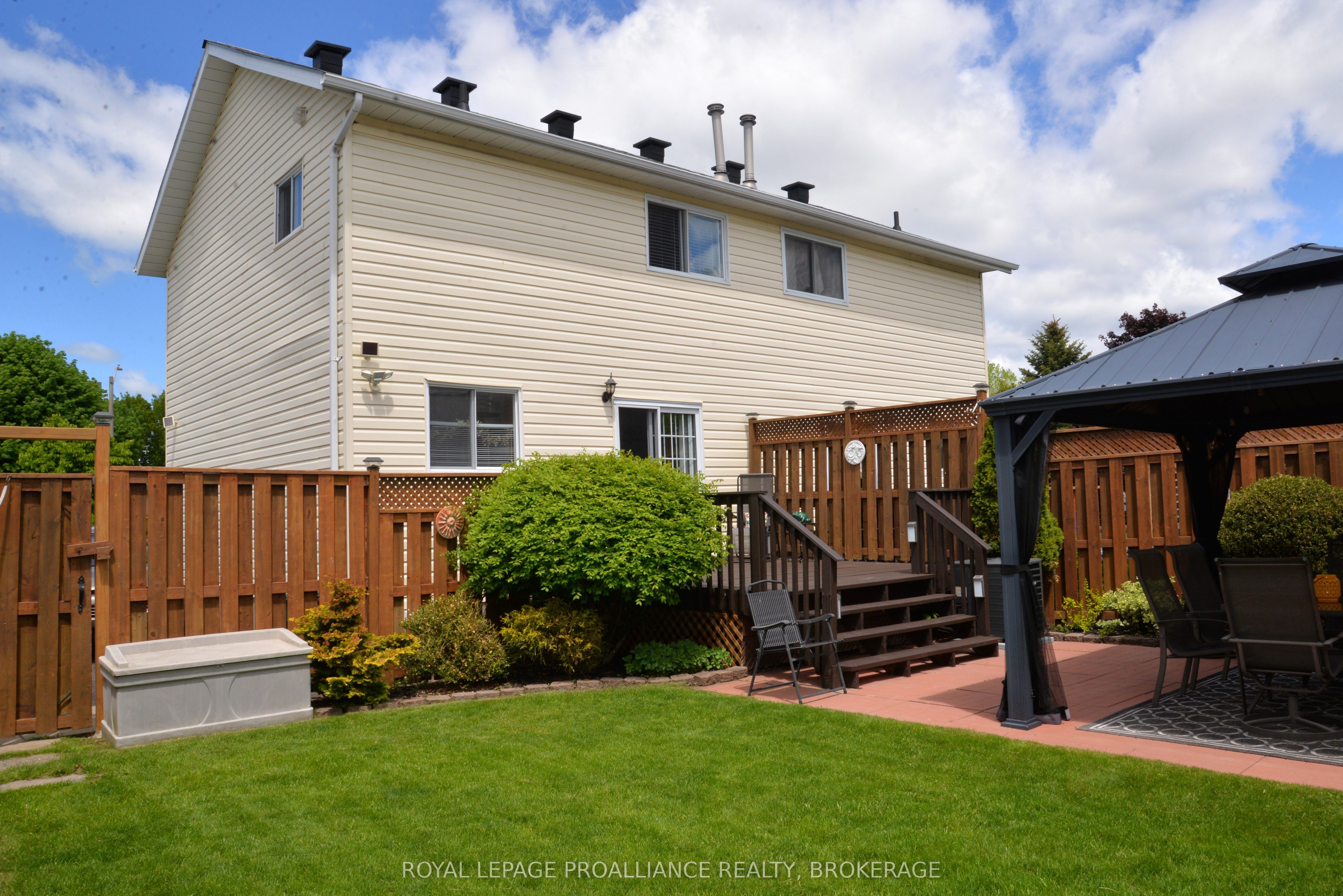 964 Uxbridge Crescent Property Photo 25
