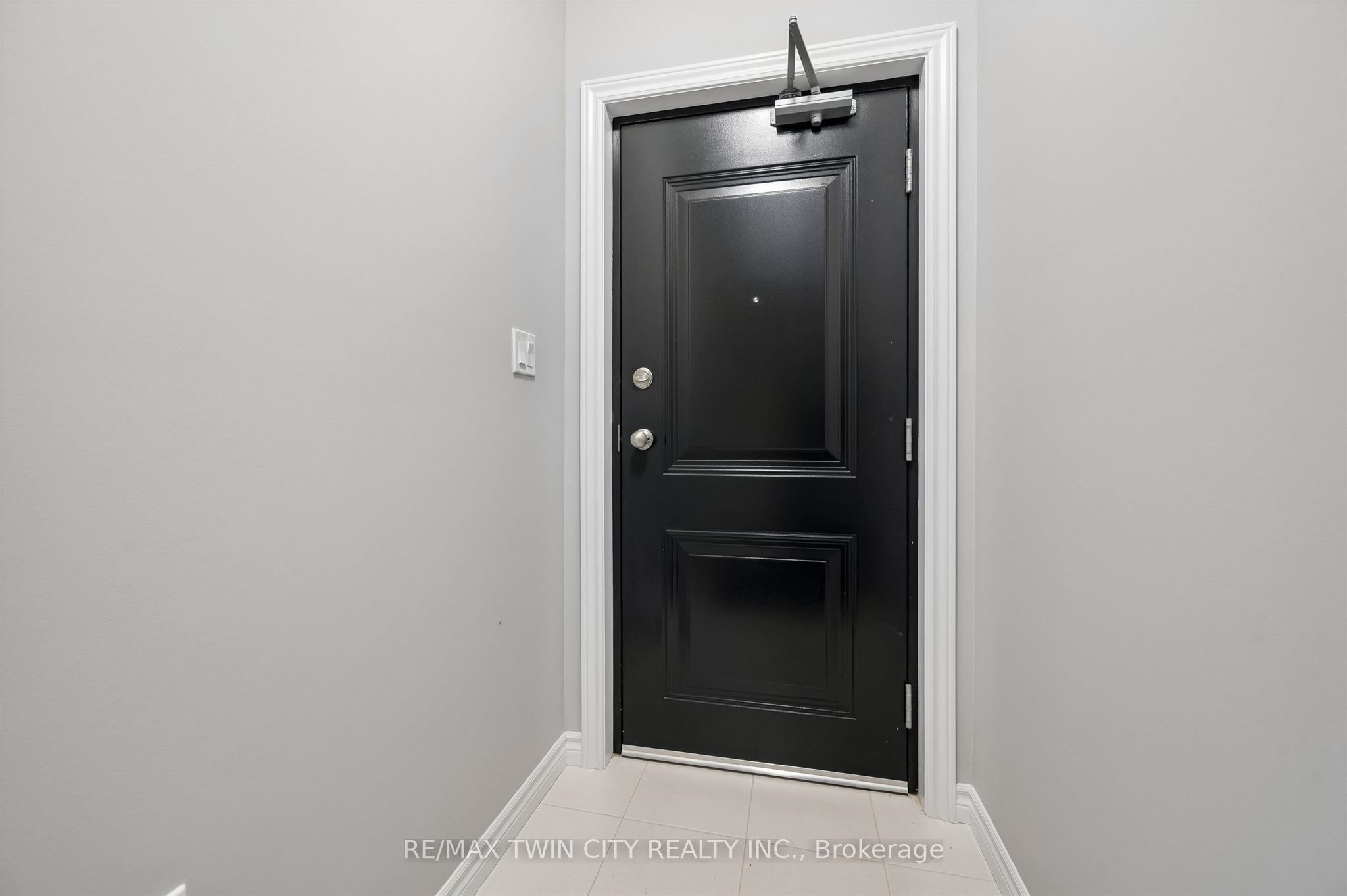 8 Oat Lane Property Photo 3