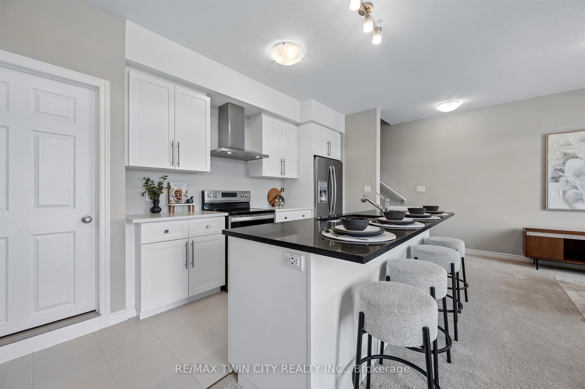8 Oat Lane Property Photo 12
