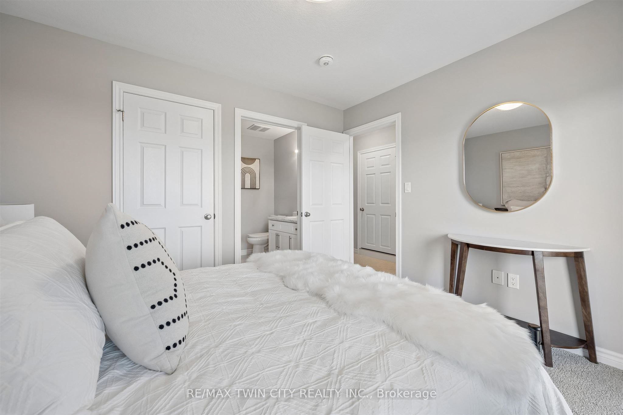 8 Oat Lane Property Photo 27