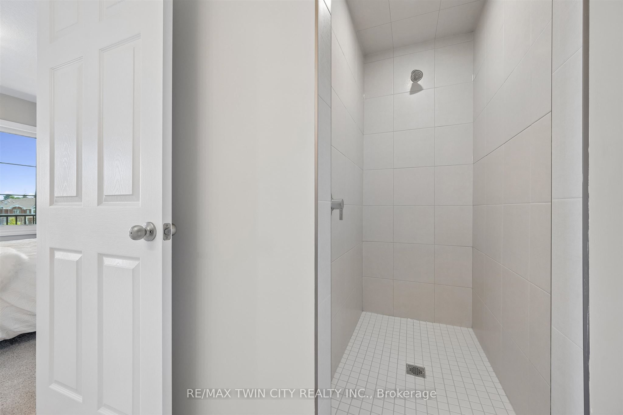 8 Oat Lane Property Photo 29