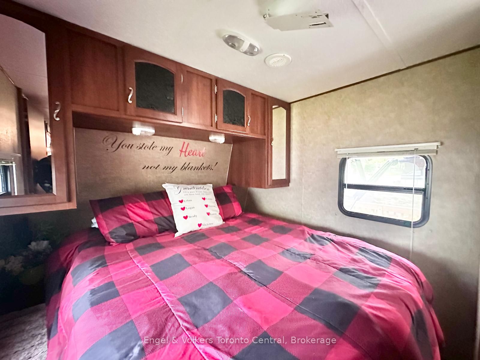 7489 Sideroad 5 E S4 Property Photo 16