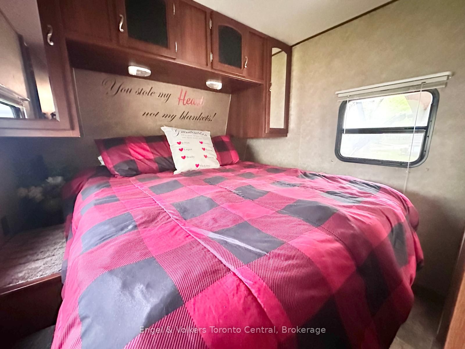 7489 Sideroad 5 E S4 Property Photo 17