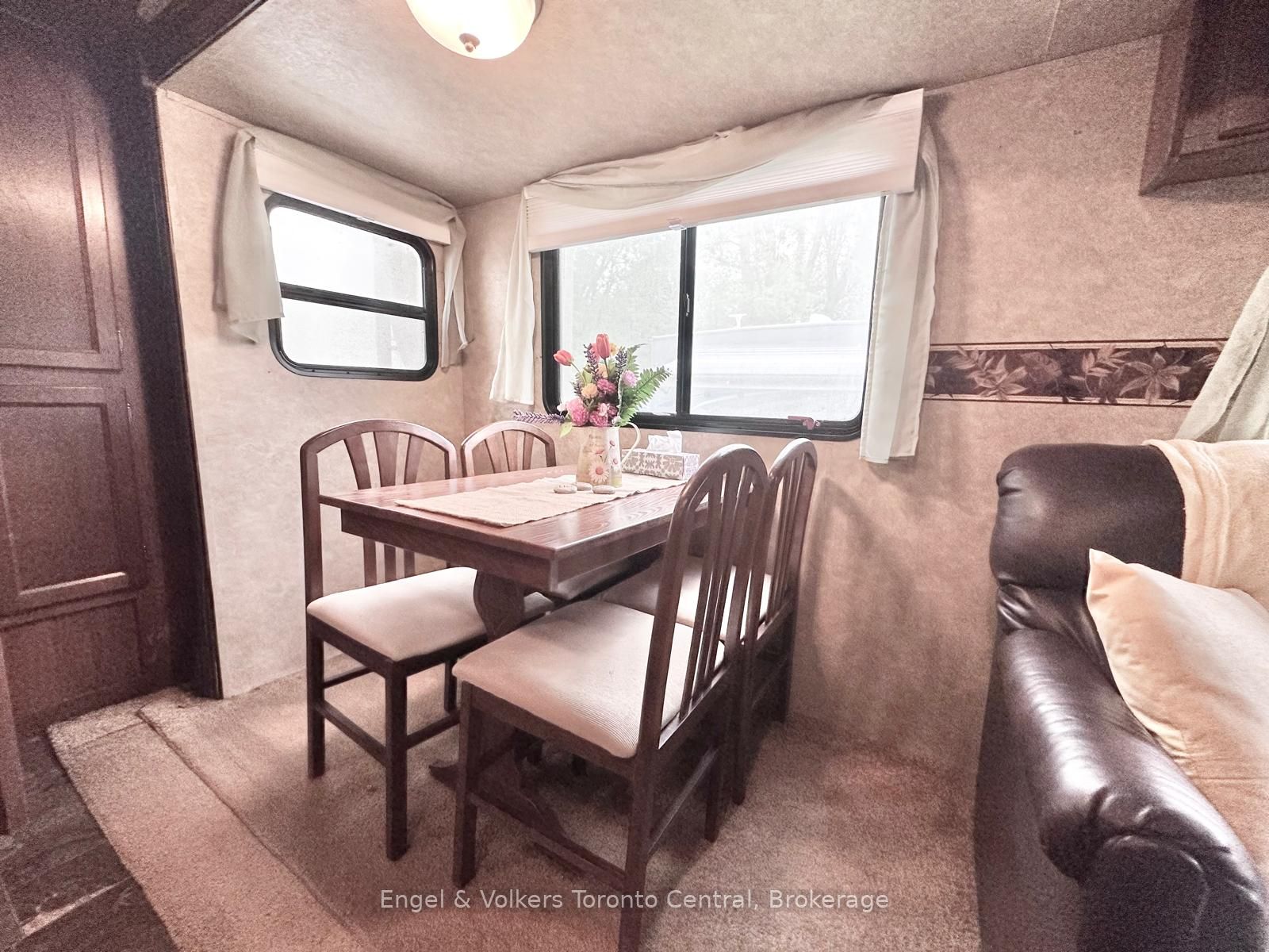 7489 Sideroad 5 E S4 Property Photo 21
