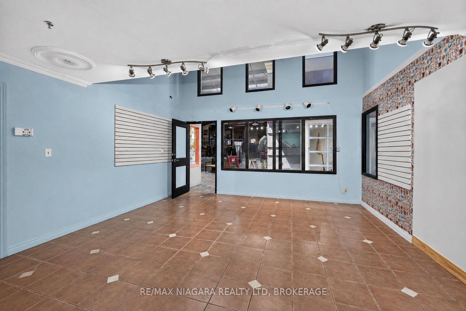 17 Lock Street 109 Property Photo 6
