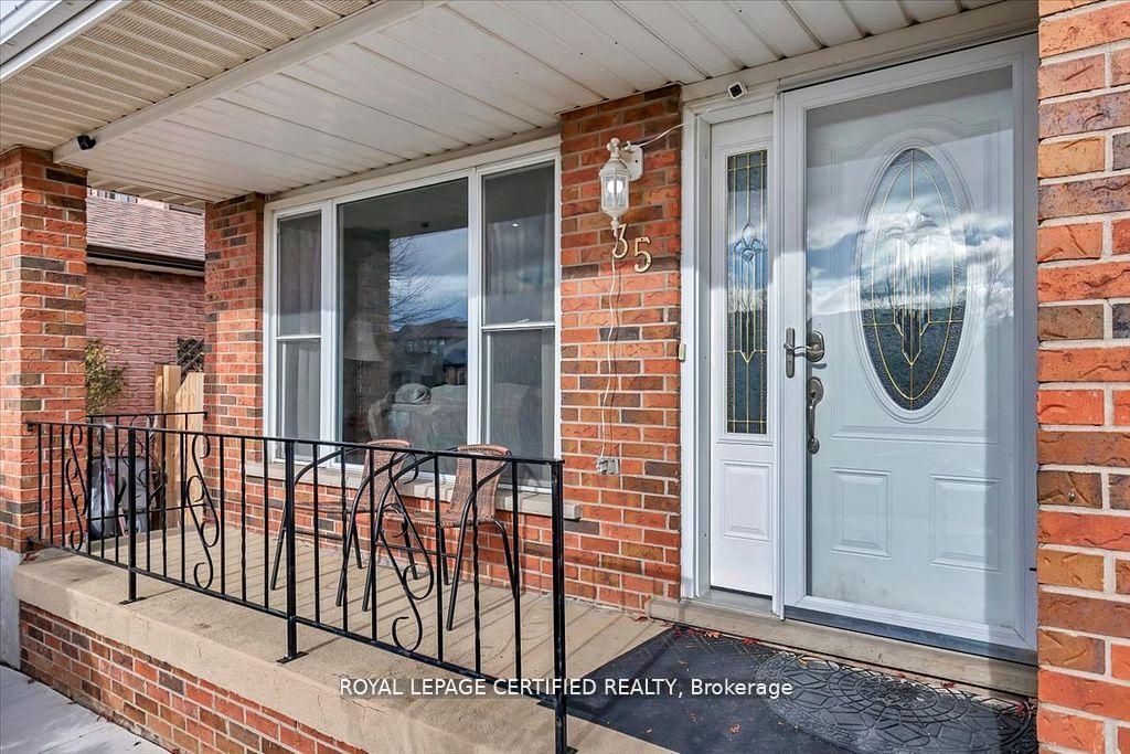 35 Trenholme Crescent Property Photo 3