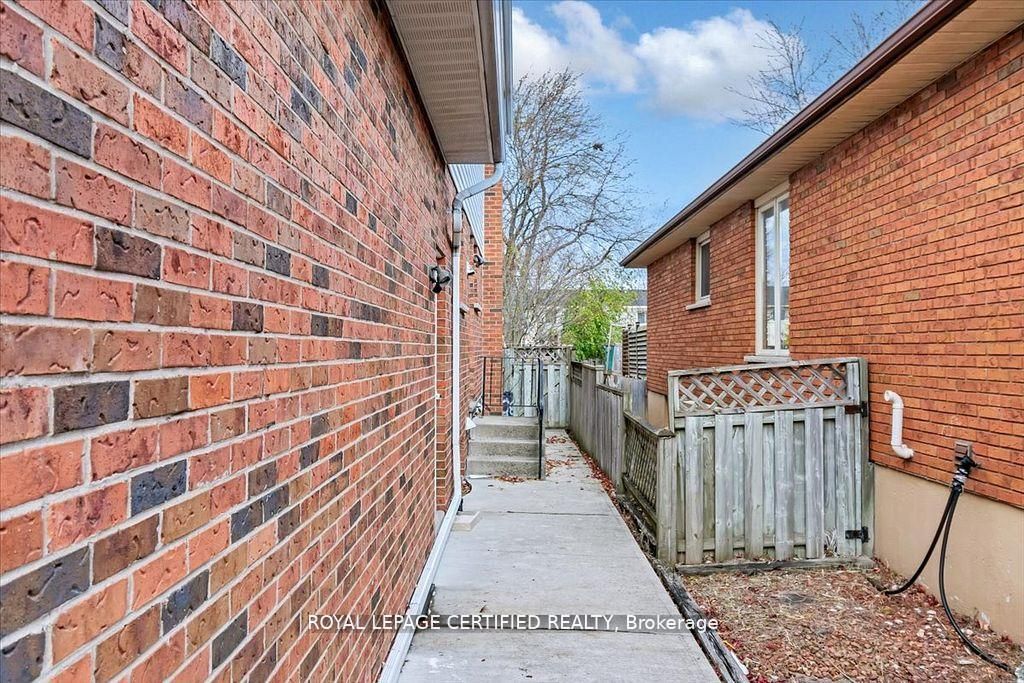35 Trenholme Crescent Property Photo 25