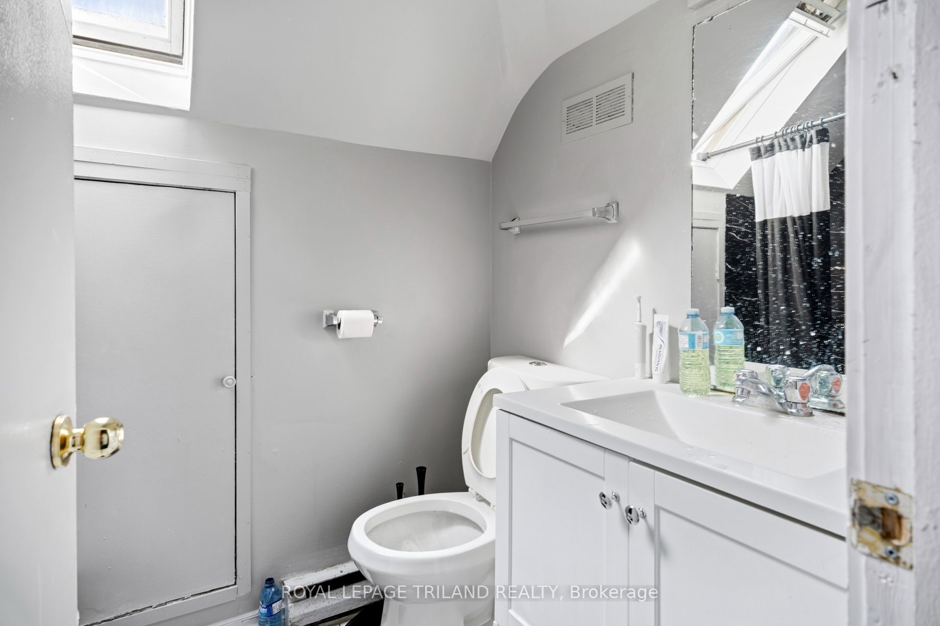 193 Wharncliffe Road N Property Photo 25