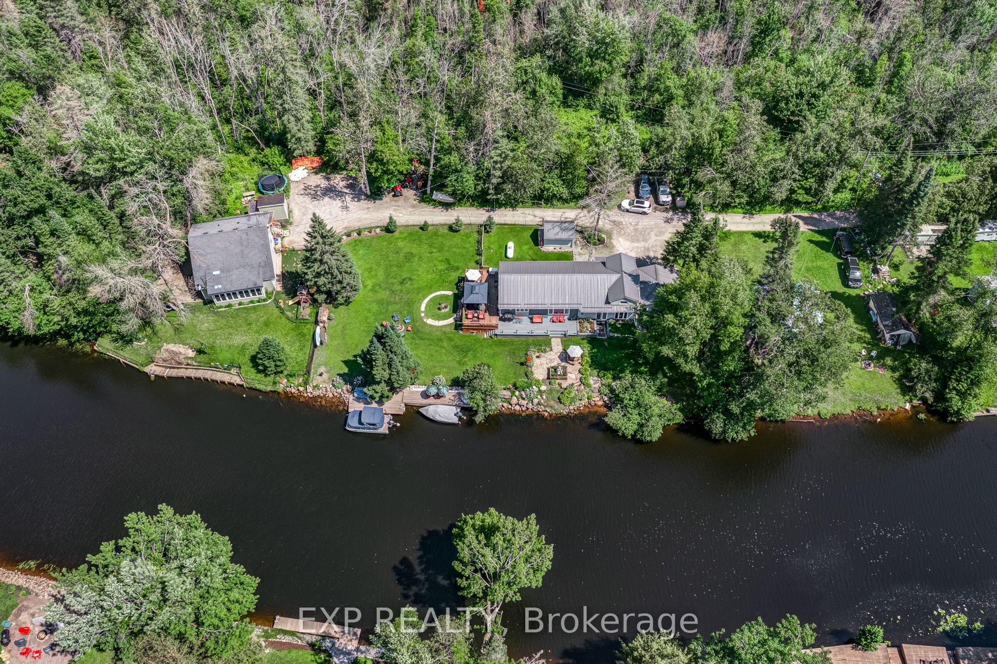 87 Superior Road Property Photo 1