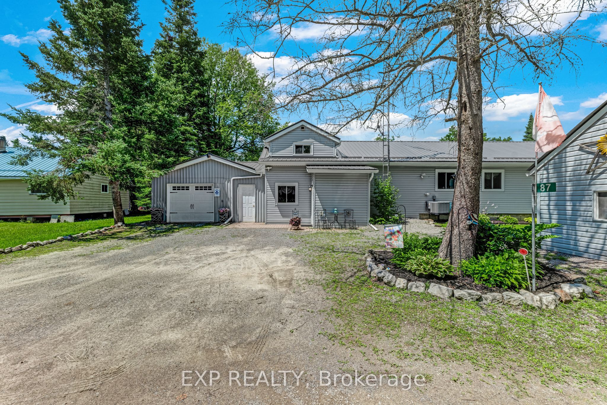 87 Superior Road Property Photo 3