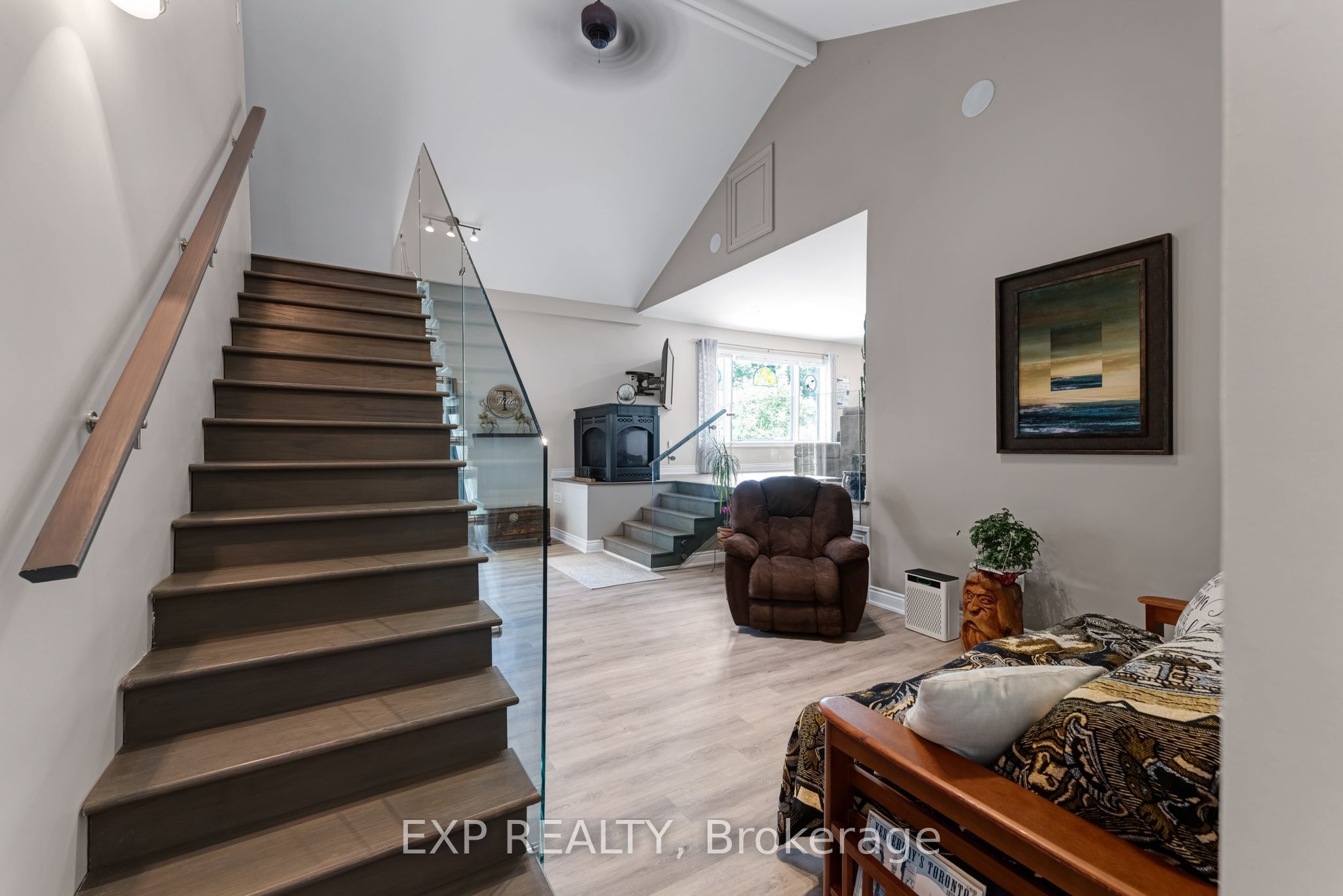 87 Superior Road Property Photo 5