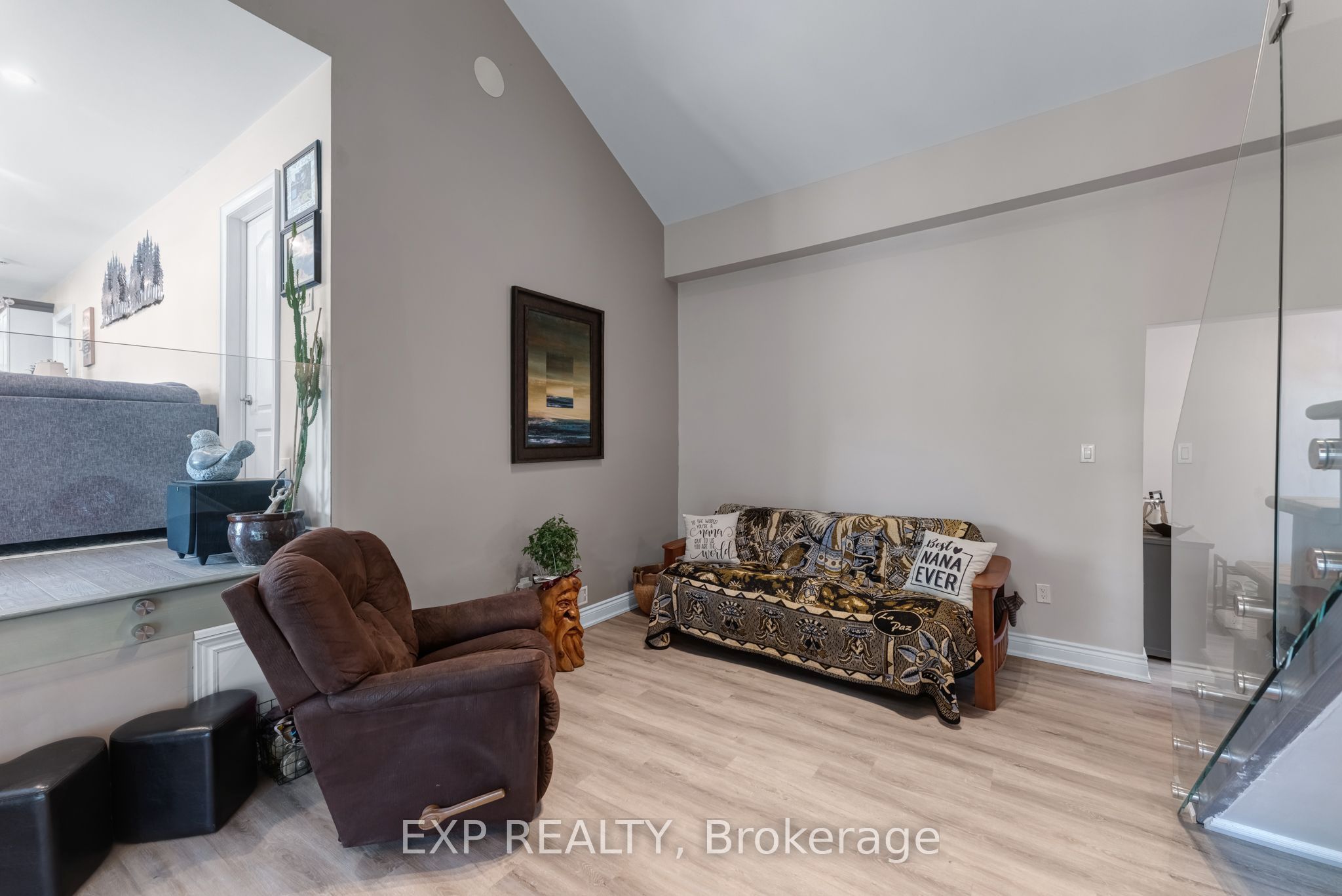 87 Superior Road Property Photo 6