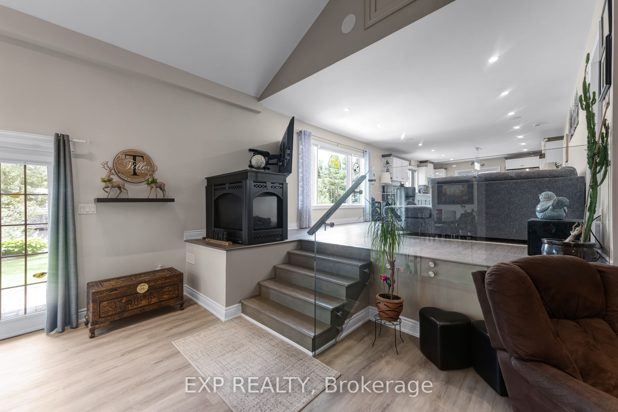 87 Superior Road Property Photo 8