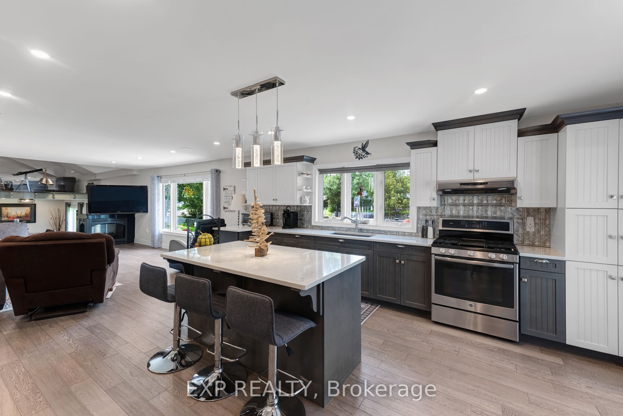 87 Superior Road Property Photo 14