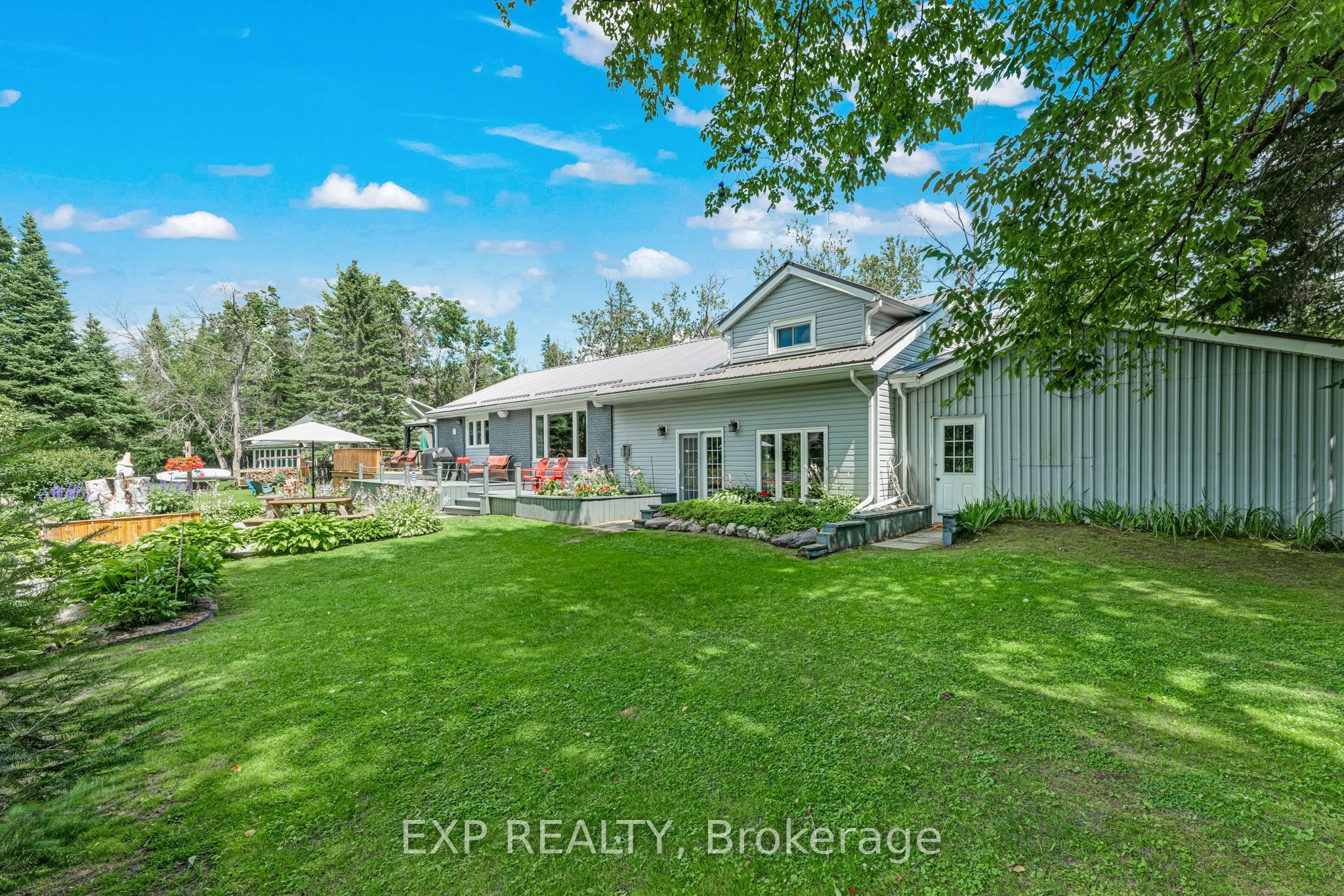 87 Superior Road Property Photo 33