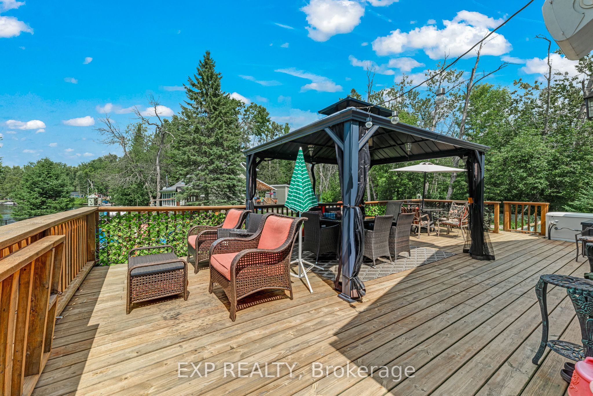87 Superior Road Property Photo 39