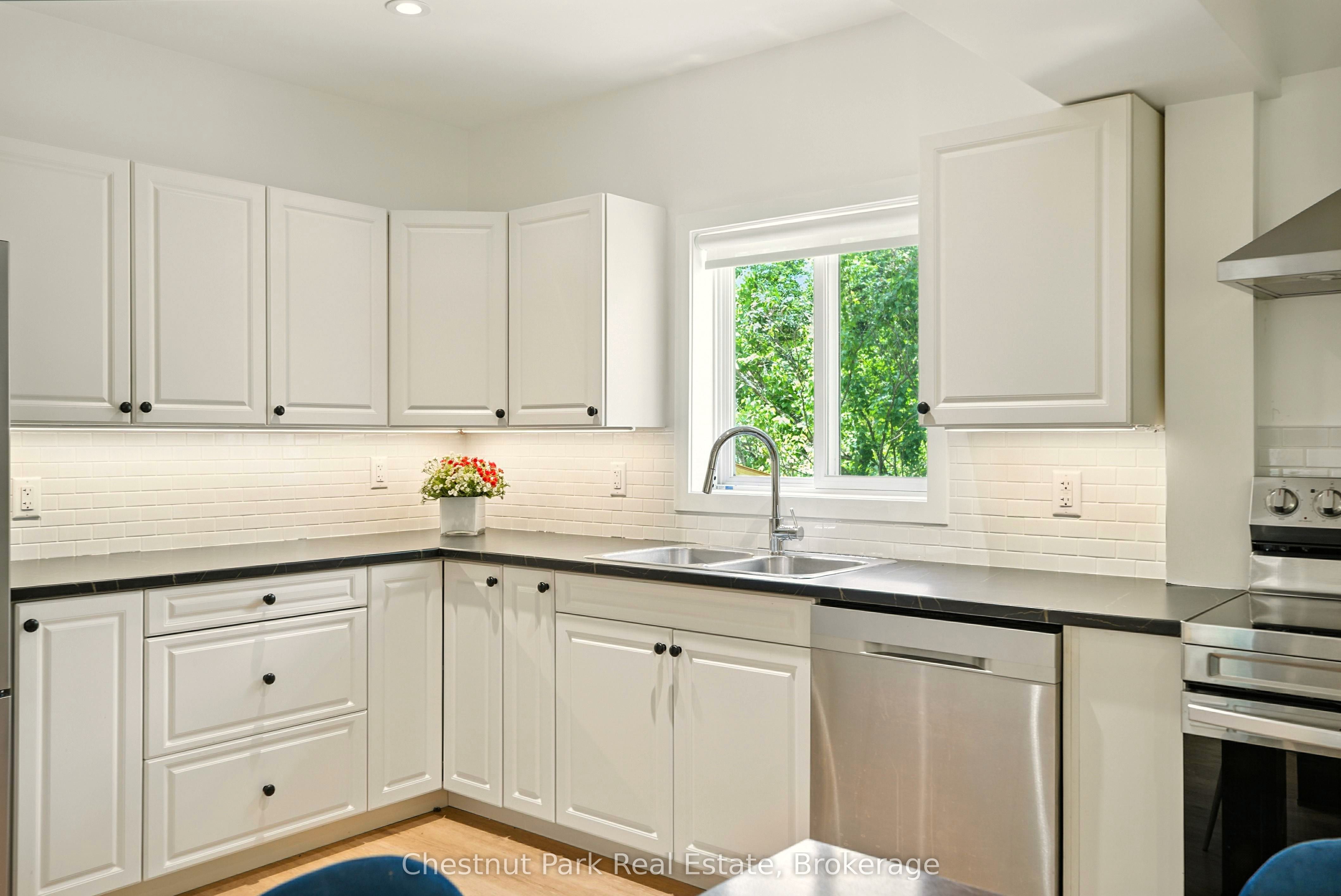 1435 Juddhaven Road Property Photo 11